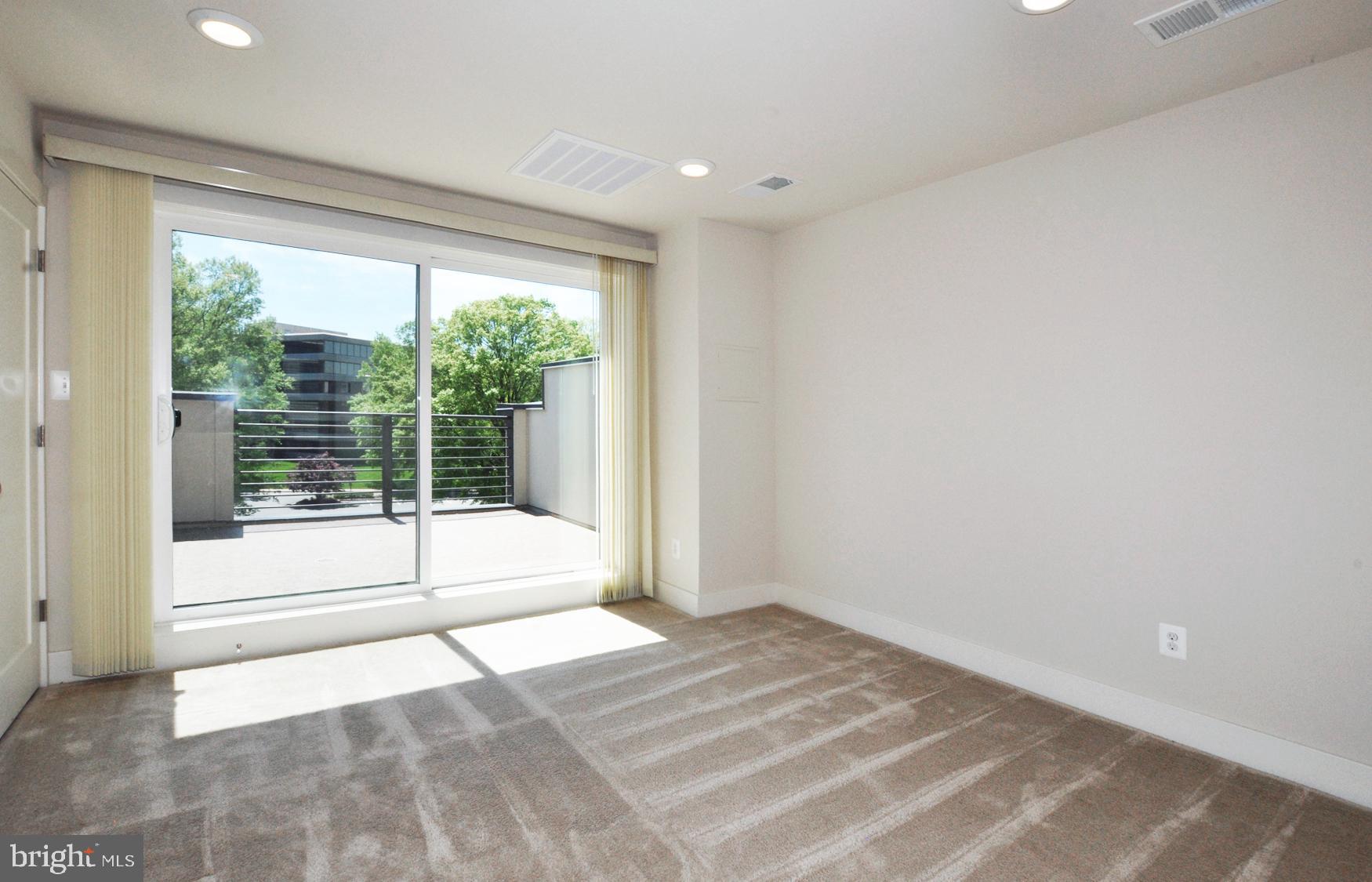 MONTGOMERY ROW - Residential Lease