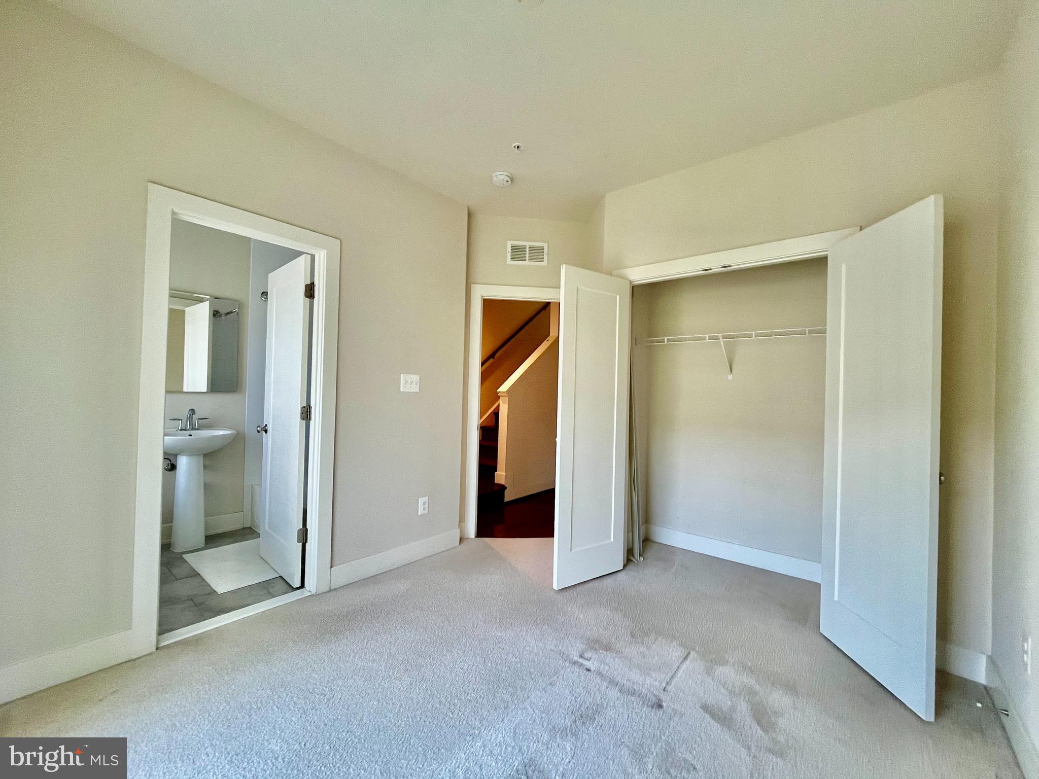 MONTGOMERY ROW - Residential Lease