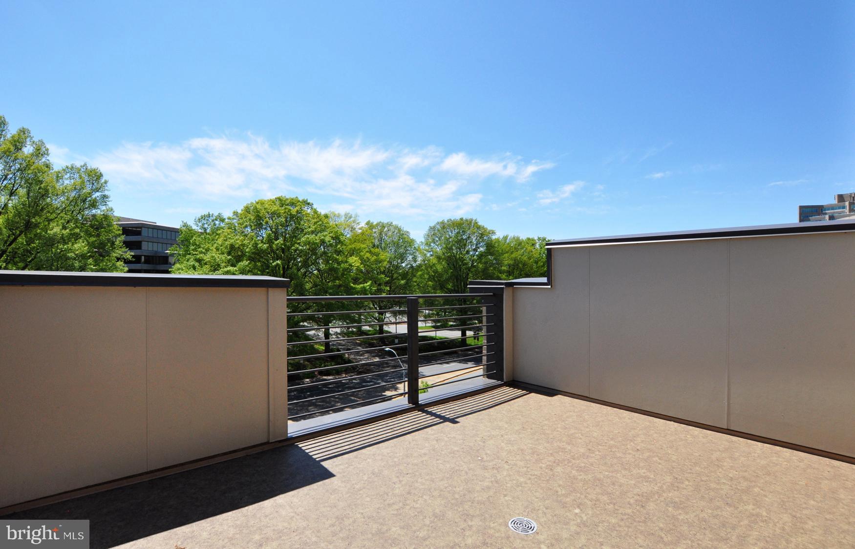 MONTGOMERY ROW - Residential Lease