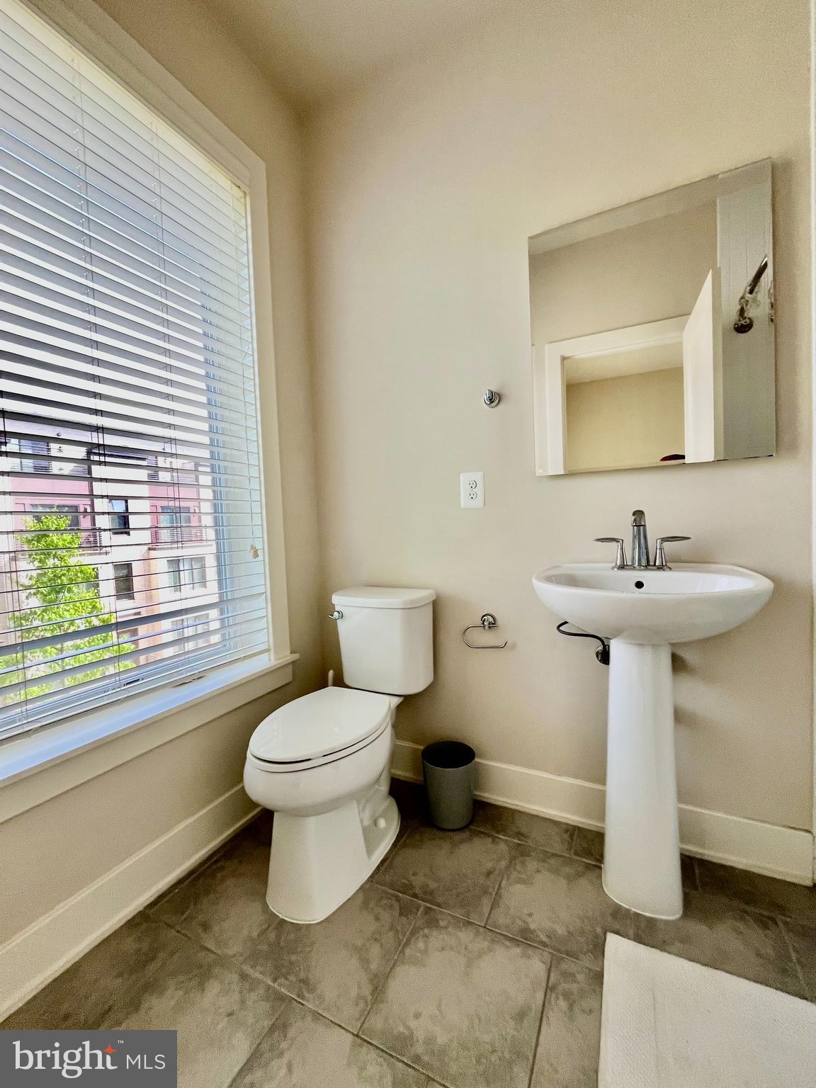 MONTGOMERY ROW - Residential Lease