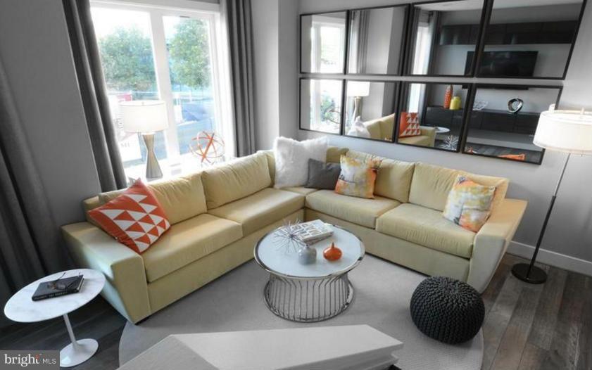 MONTGOMERY ROW - Residential Lease