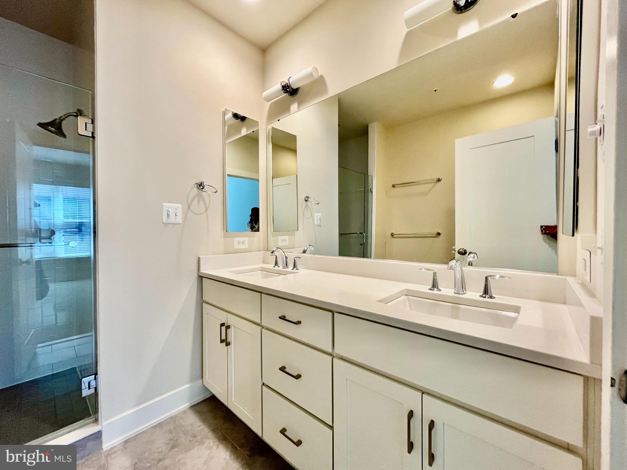 MONTGOMERY ROW - Residential Lease