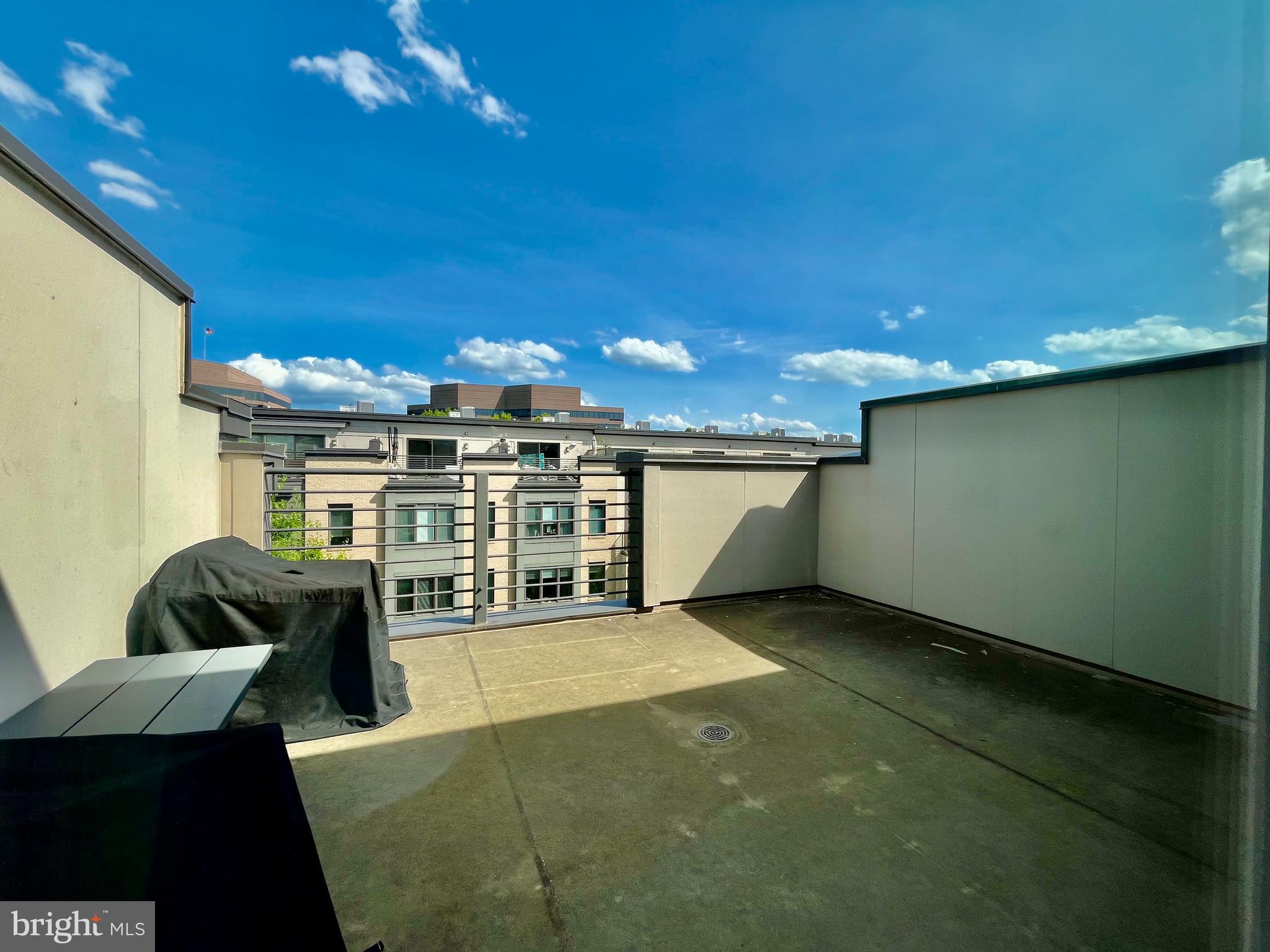 MONTGOMERY ROW - Residential Lease