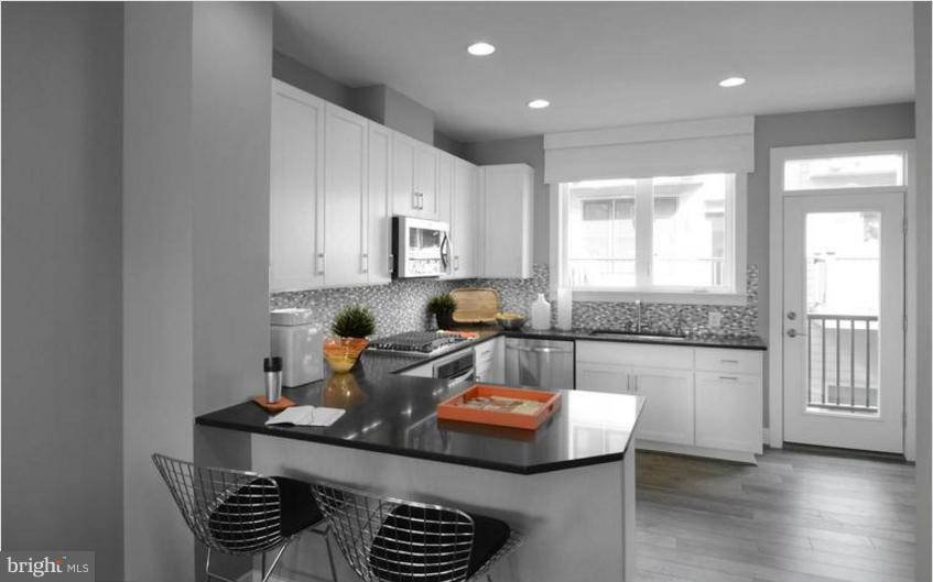 MONTGOMERY ROW - Residential Lease