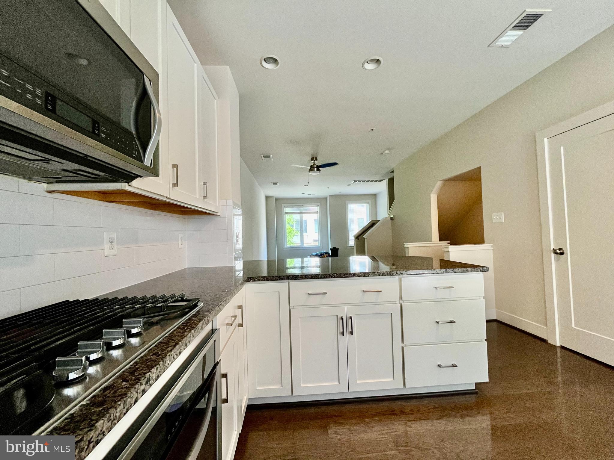 MONTGOMERY ROW - Residential Lease