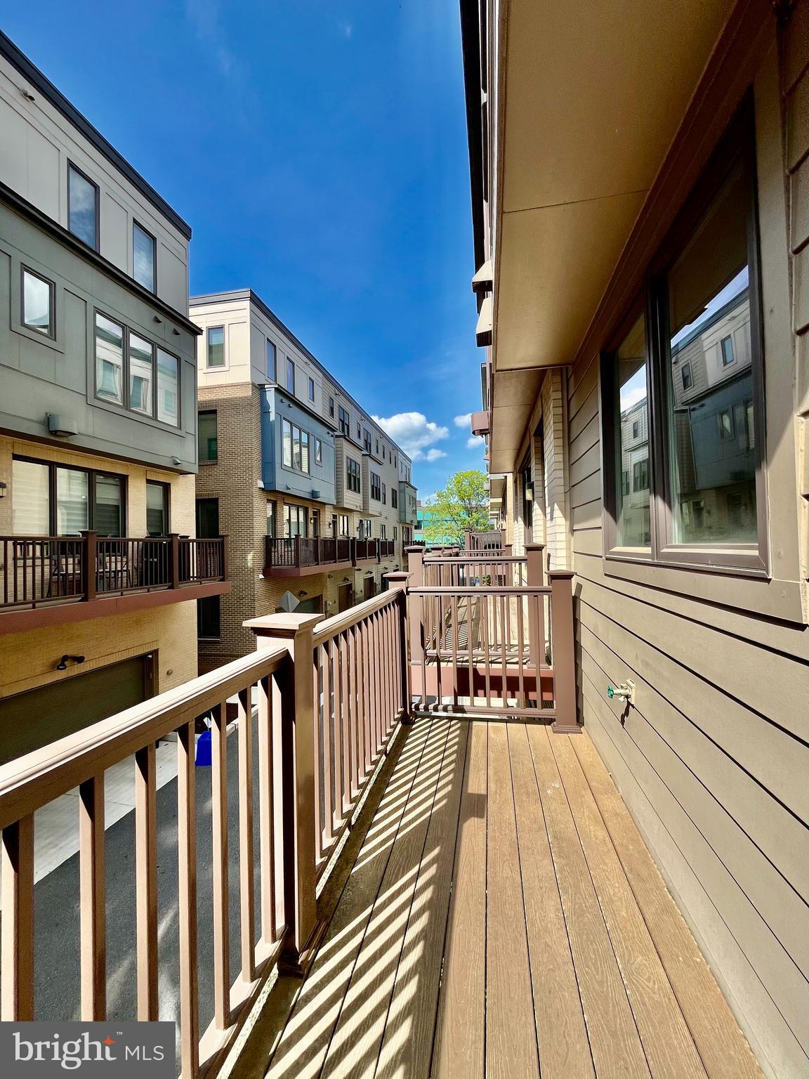 MONTGOMERY ROW - Residential Lease