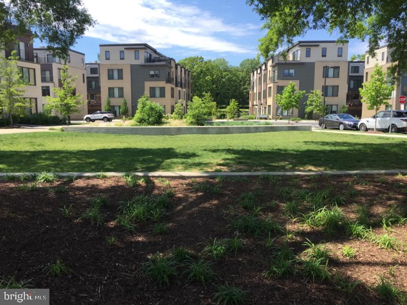 MONTGOMERY ROW - Residential Lease