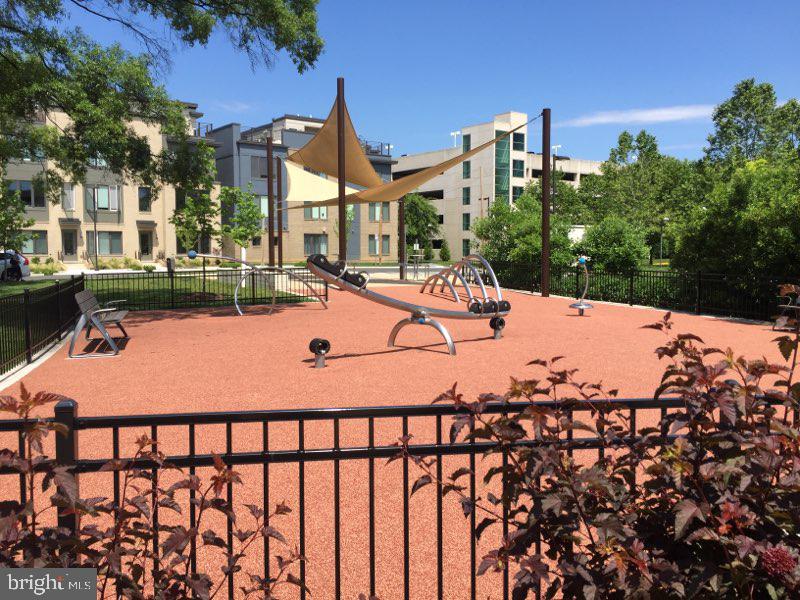 MONTGOMERY ROW - Residential Lease