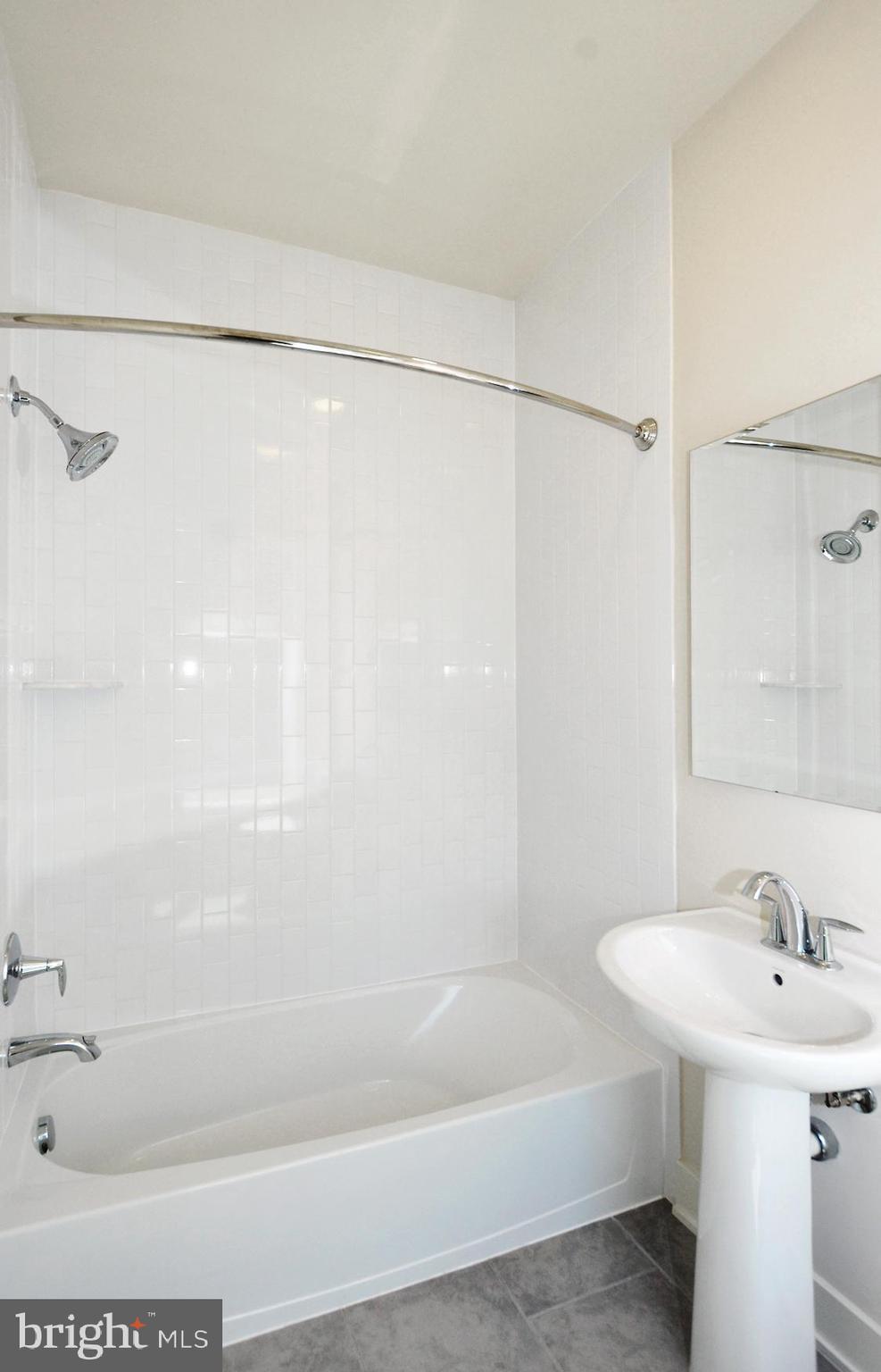 MONTGOMERY ROW - Residential Lease