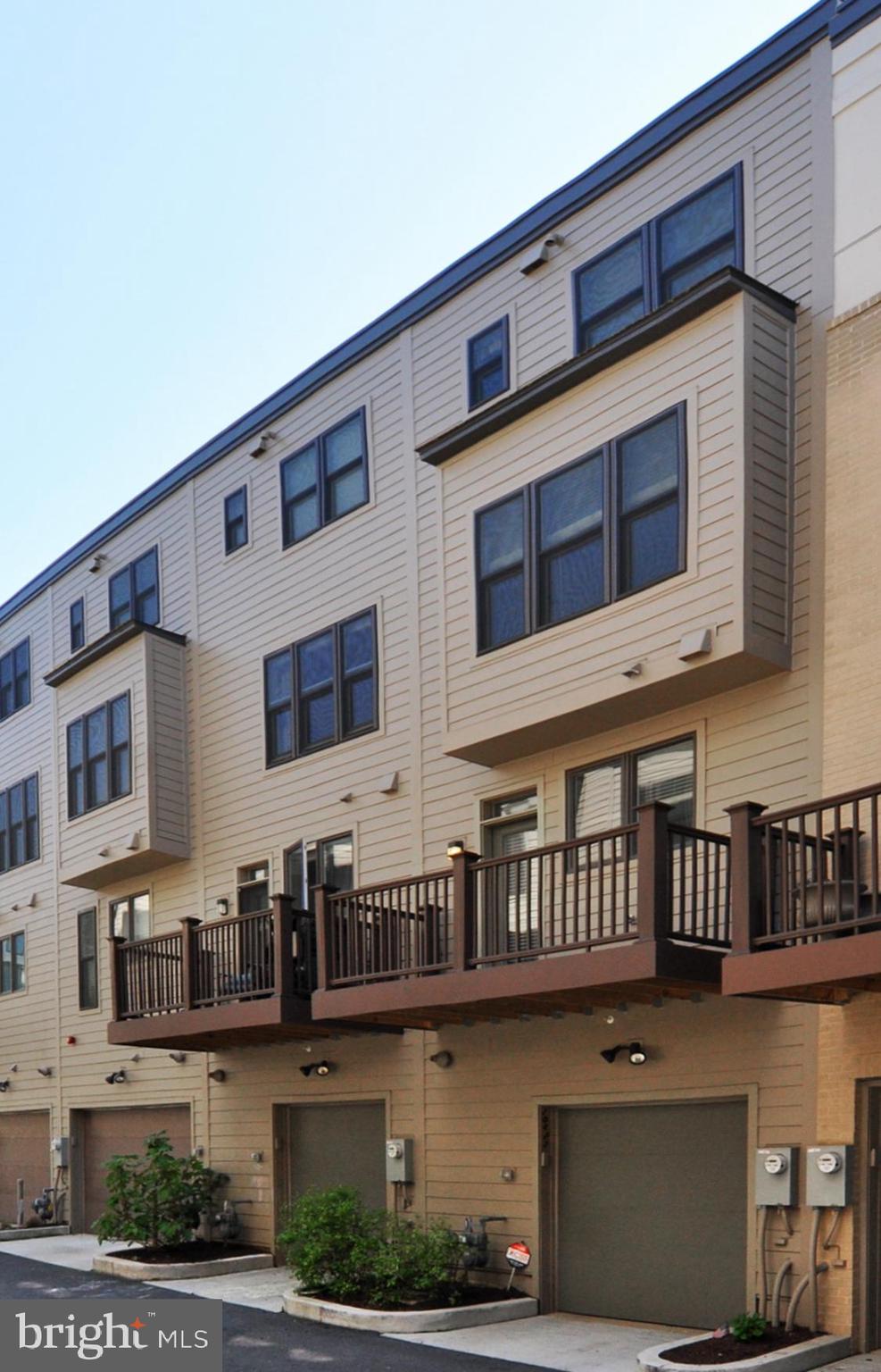 MONTGOMERY ROW - Residential Lease