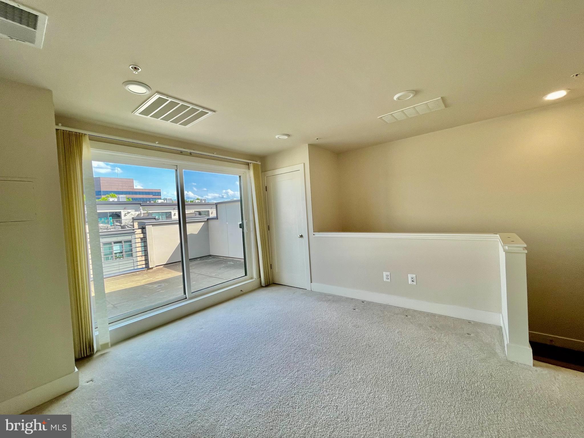 MONTGOMERY ROW - Residential Lease