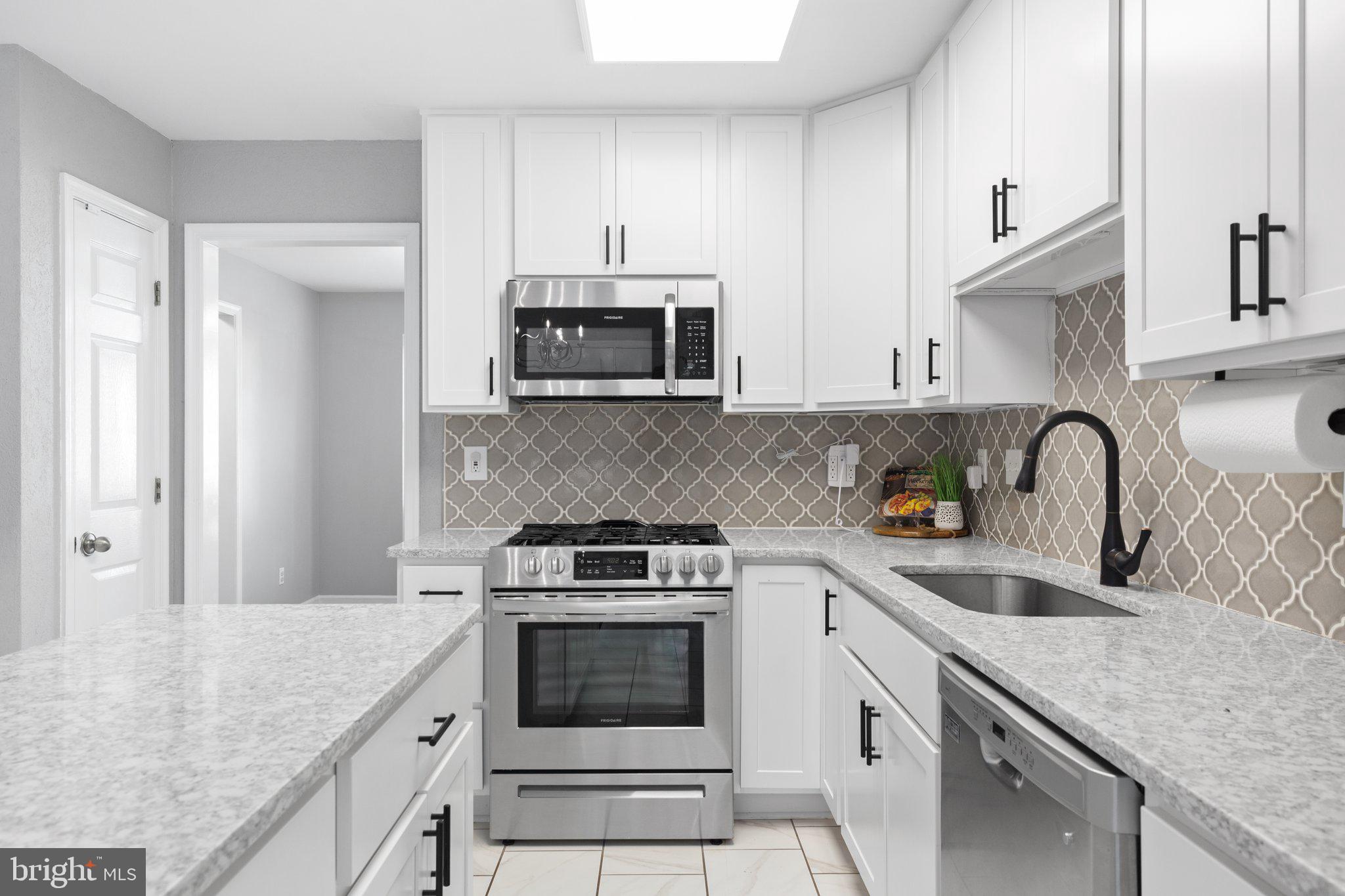 HOLLEYBROOKE/COBBLESTONE - Residential