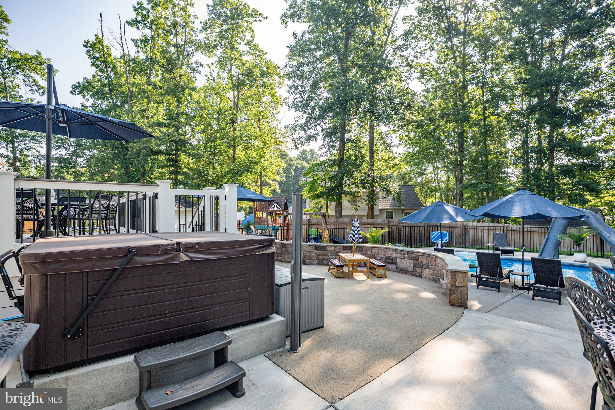 HOLLEYBROOKE/COBBLESTONE - Residential