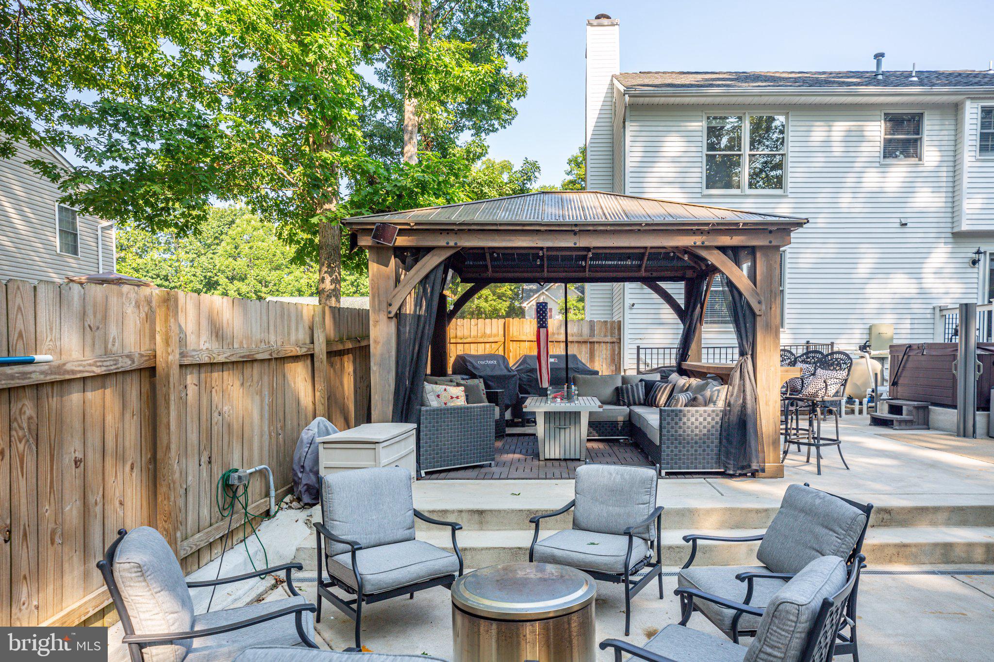 HOLLEYBROOKE/COBBLESTONE - Residential