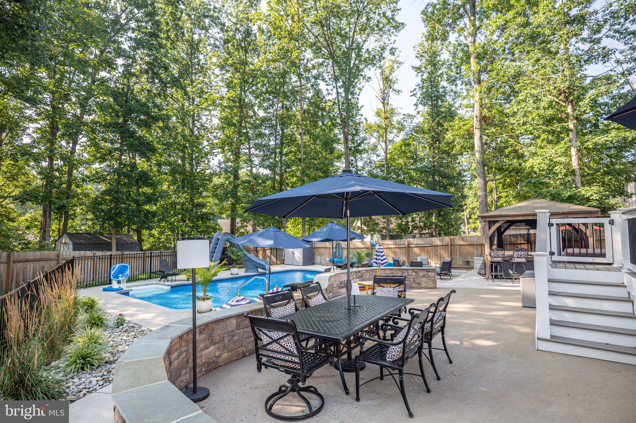 HOLLEYBROOKE/COBBLESTONE - Residential