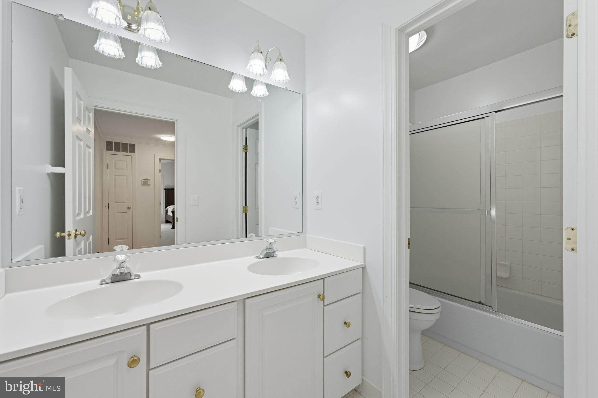 LOWES ISLAND - Residential