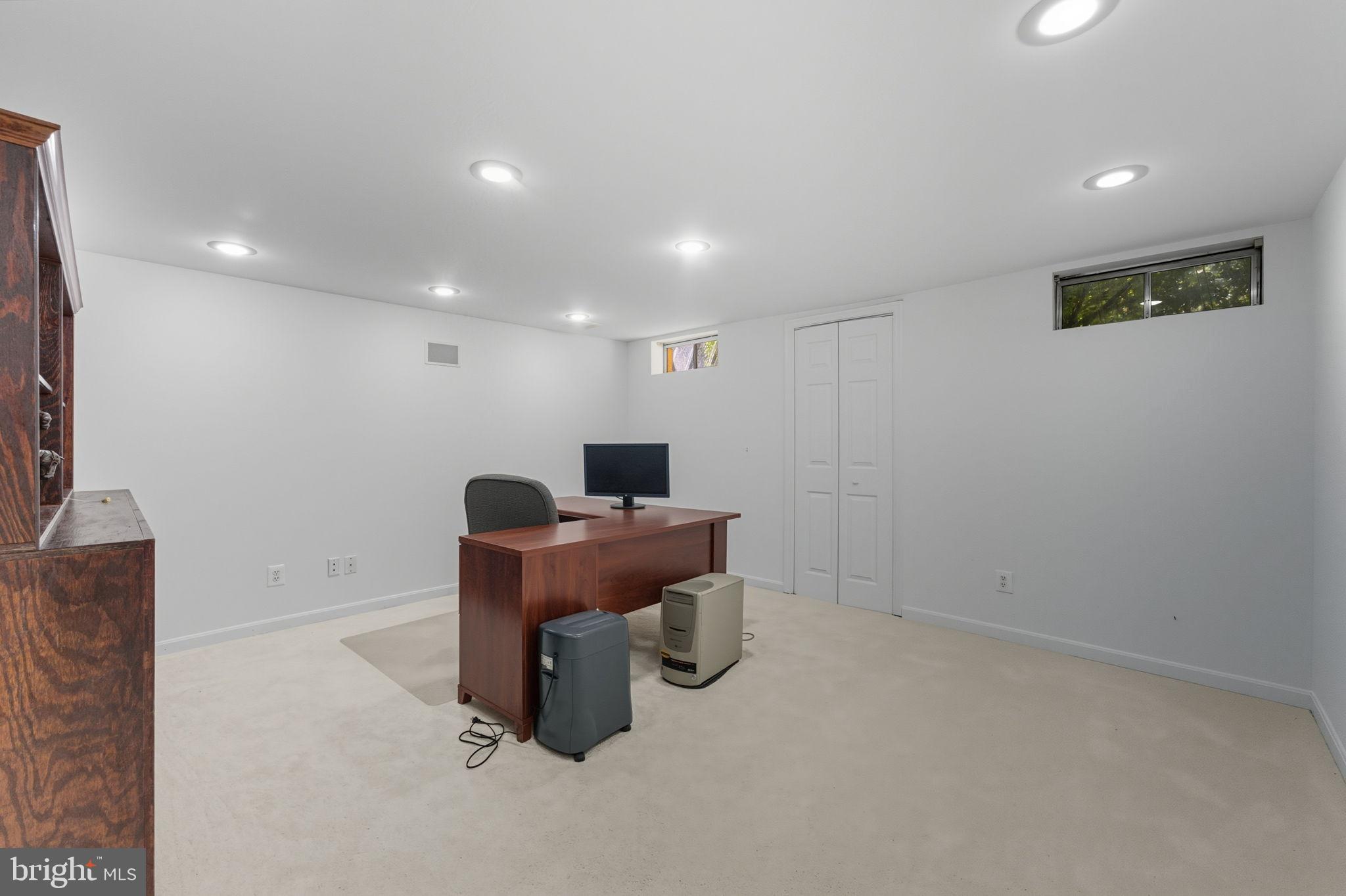 LOWES ISLAND - Residential