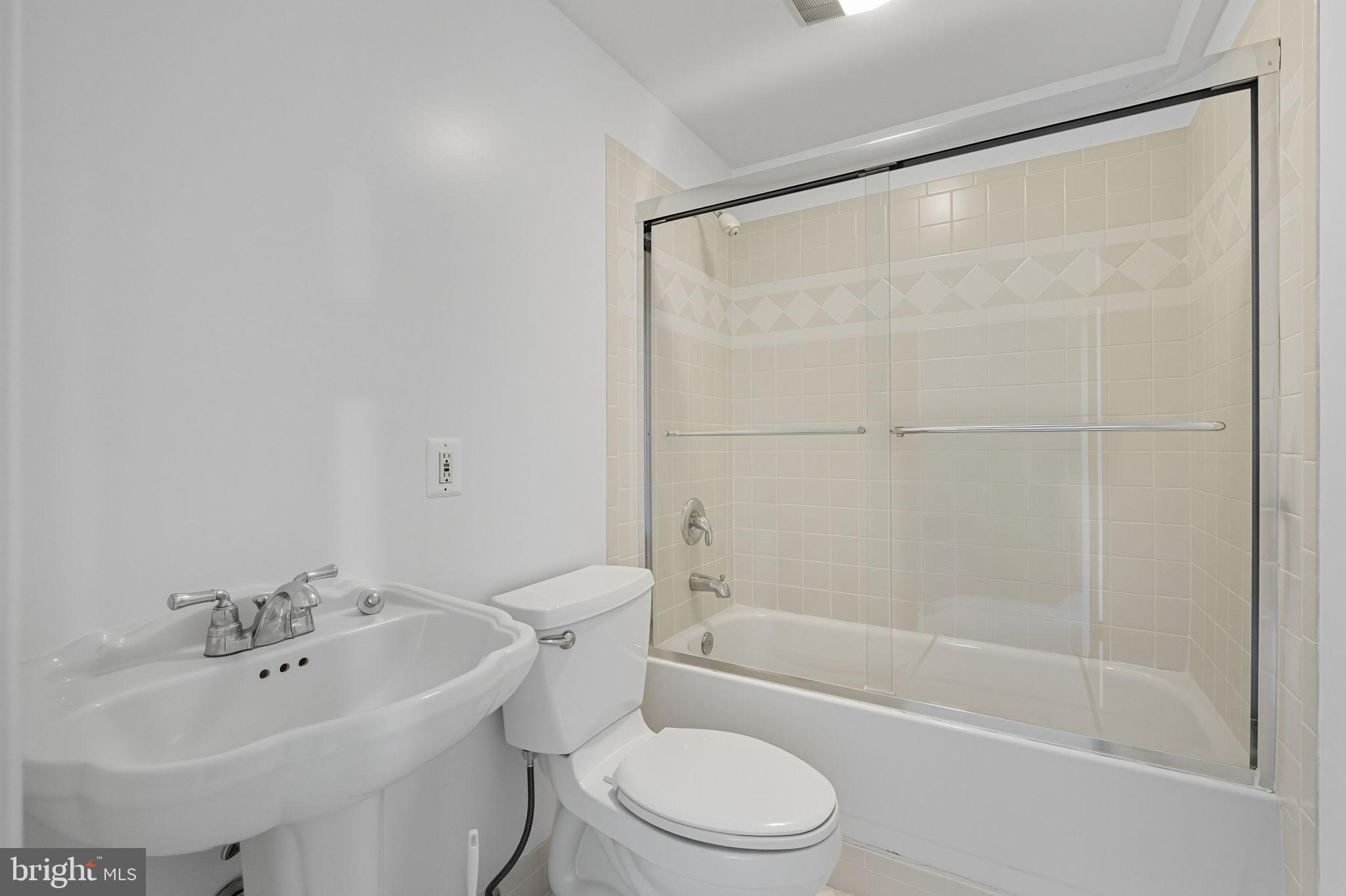 LOWES ISLAND - Residential