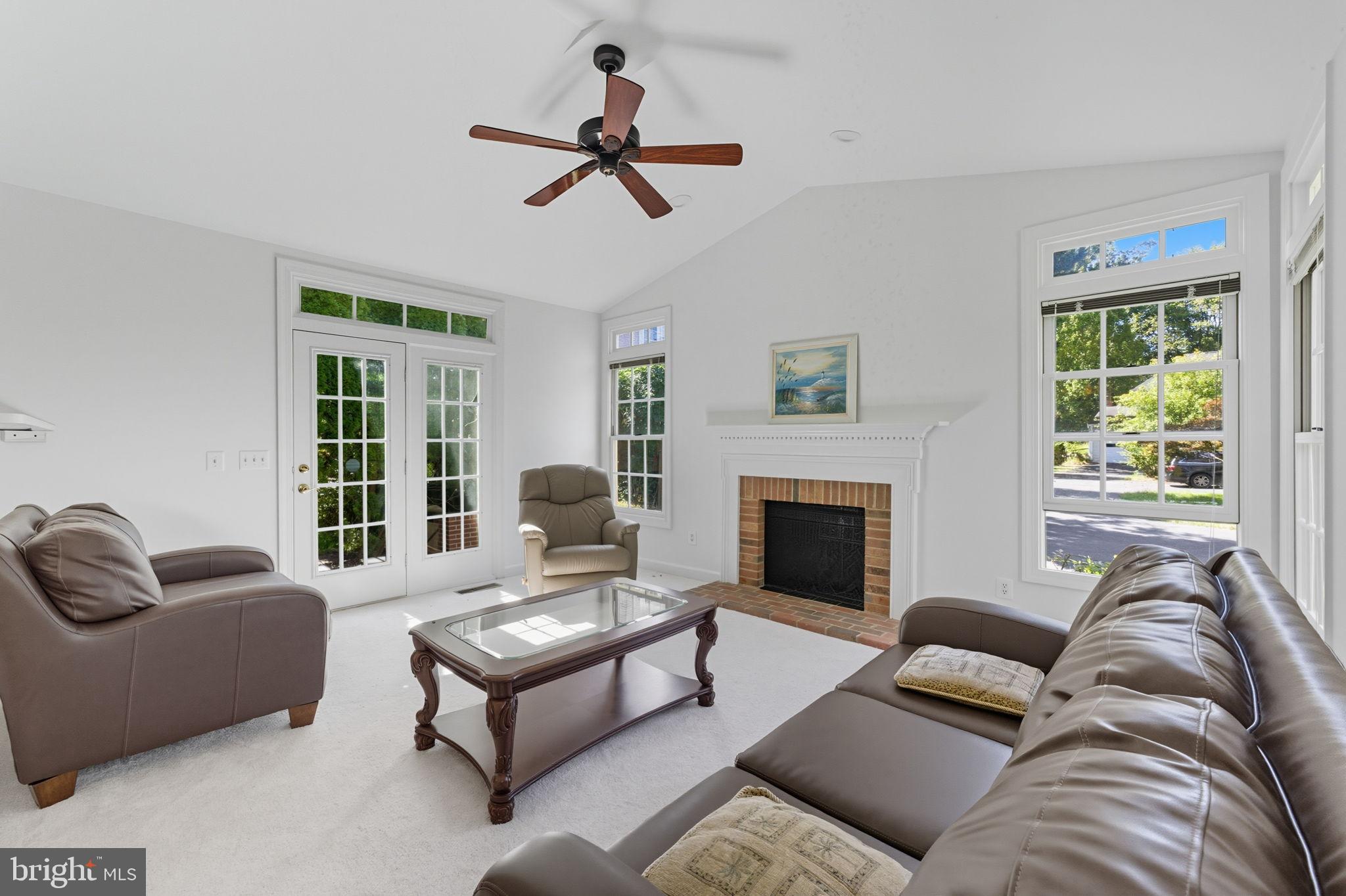 LOWES ISLAND - Residential