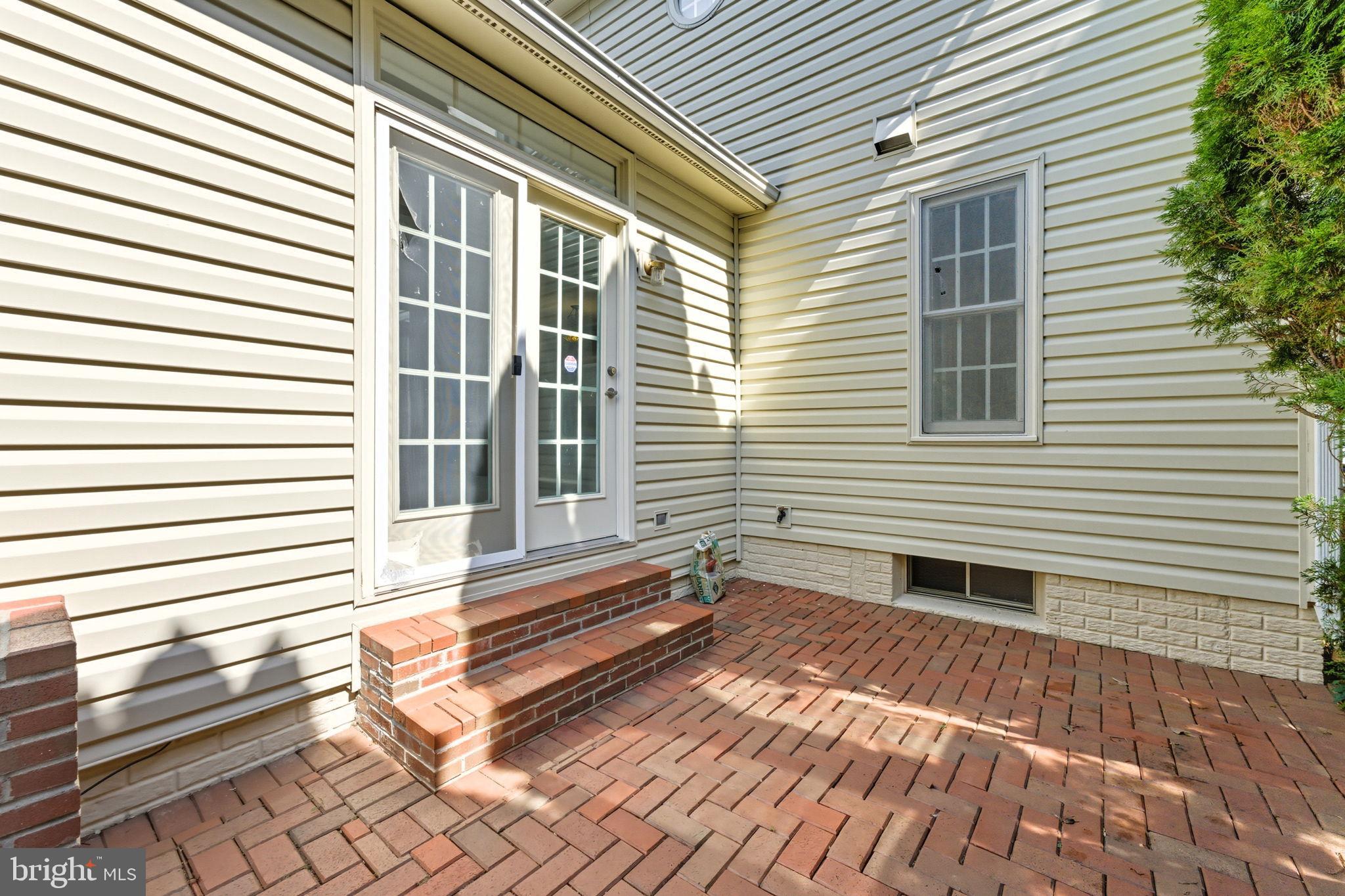 LOWES ISLAND - Residential