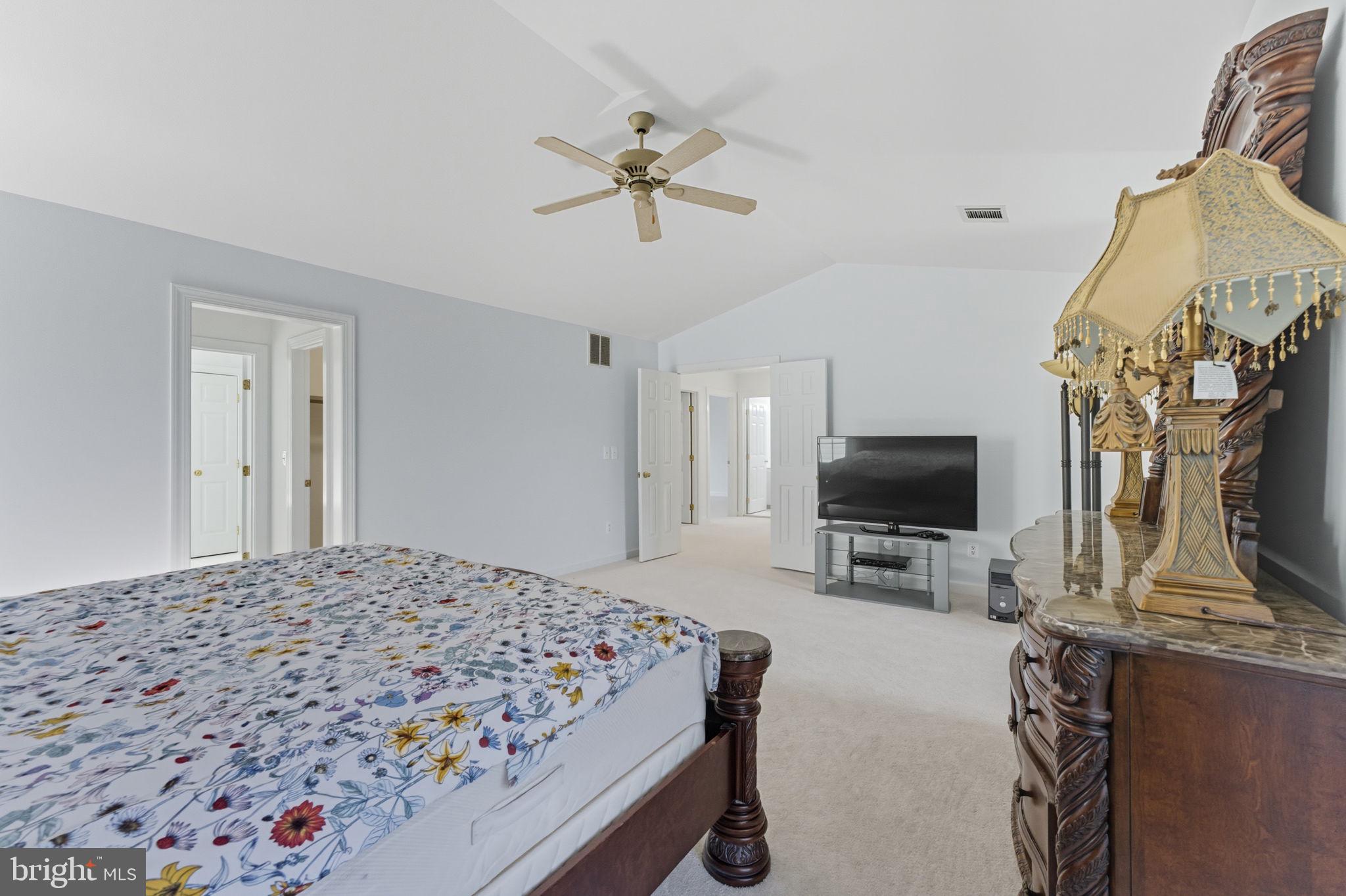 LOWES ISLAND - Residential