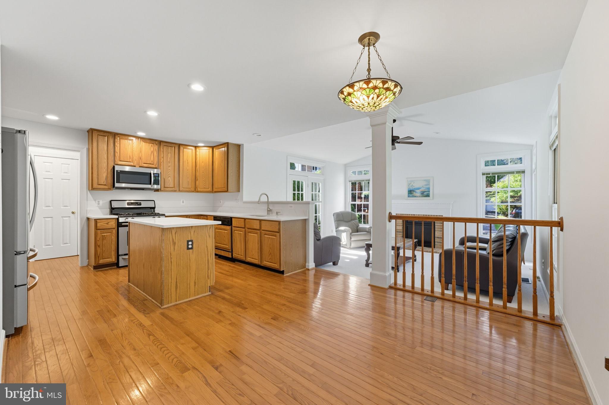 LOWES ISLAND - Residential