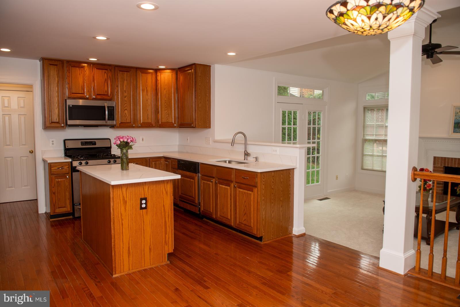 LOWES ISLAND - Residential