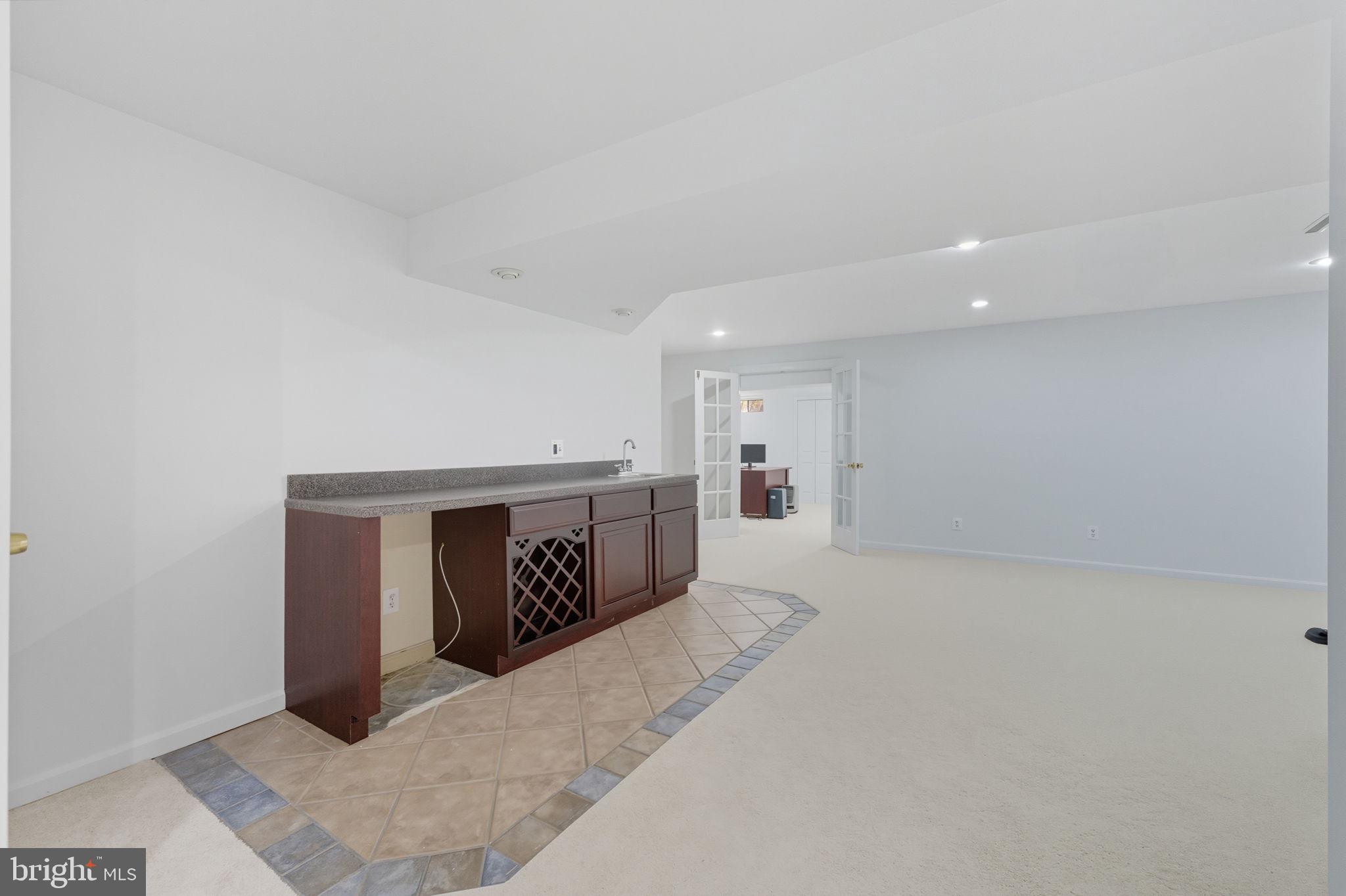 LOWES ISLAND - Residential