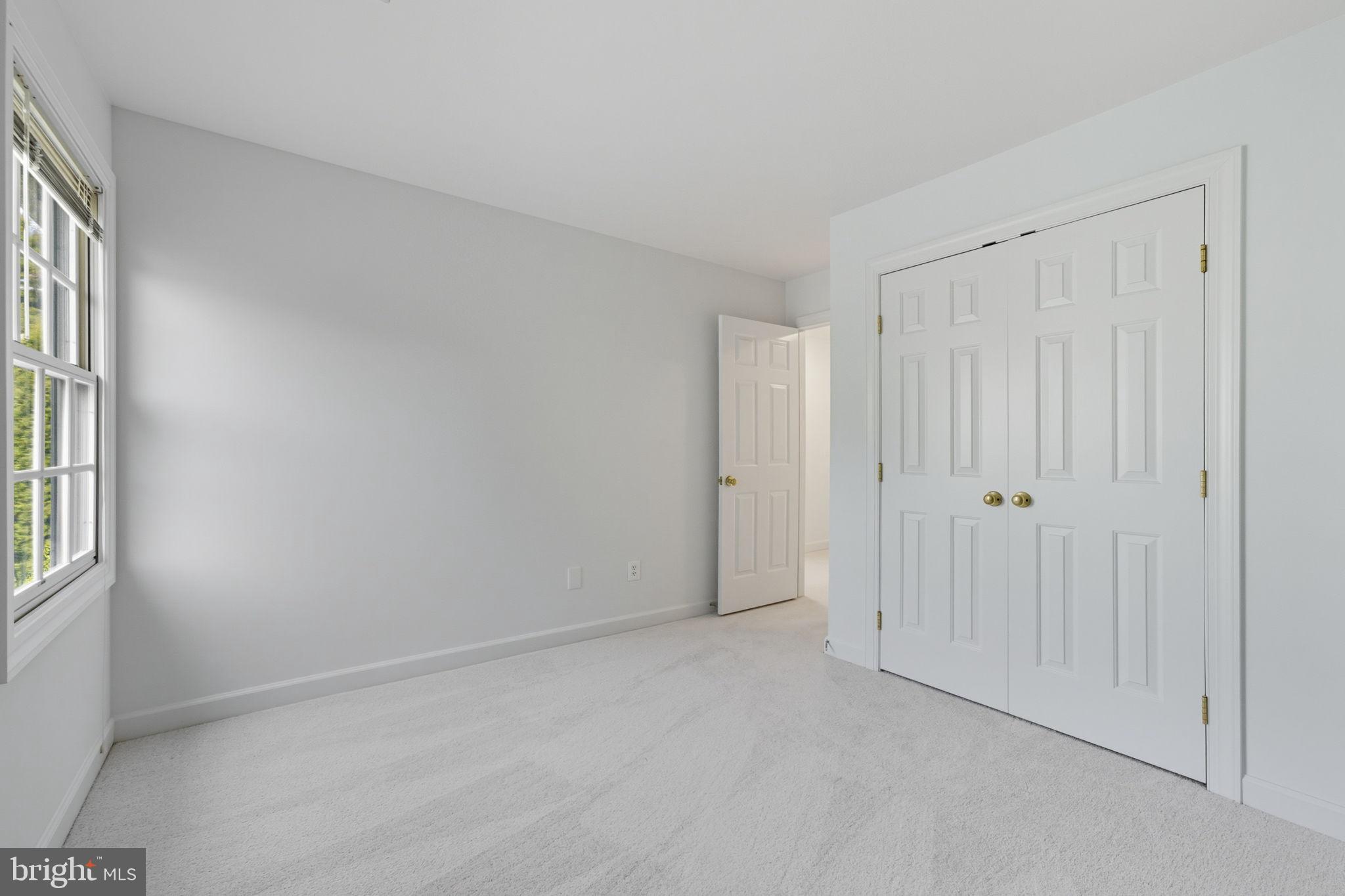 LOWES ISLAND - Residential