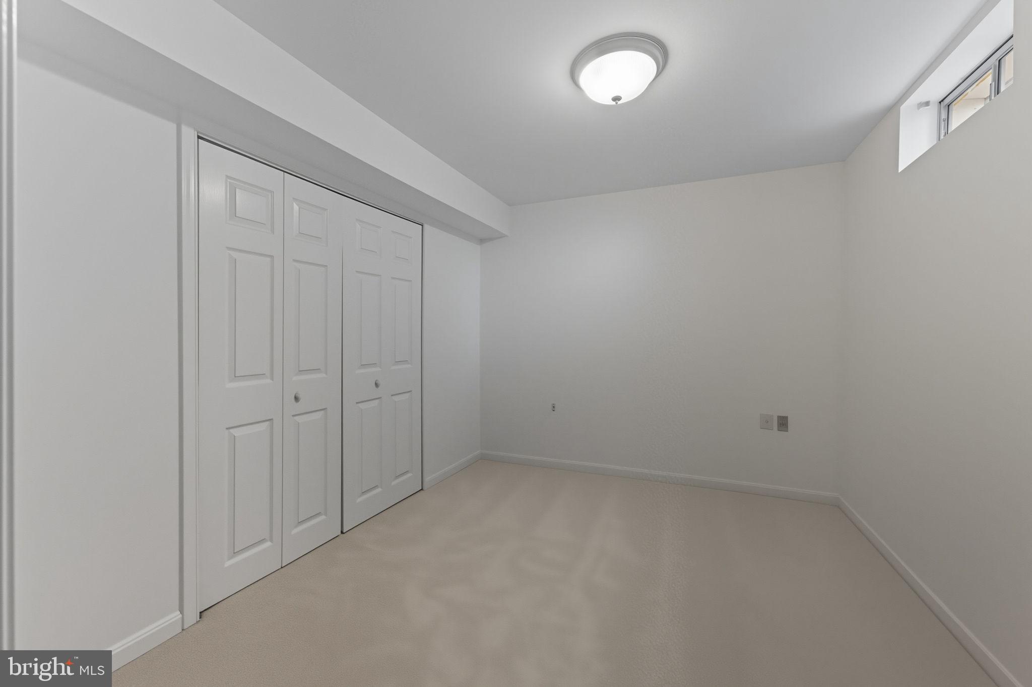 LOWES ISLAND - Residential