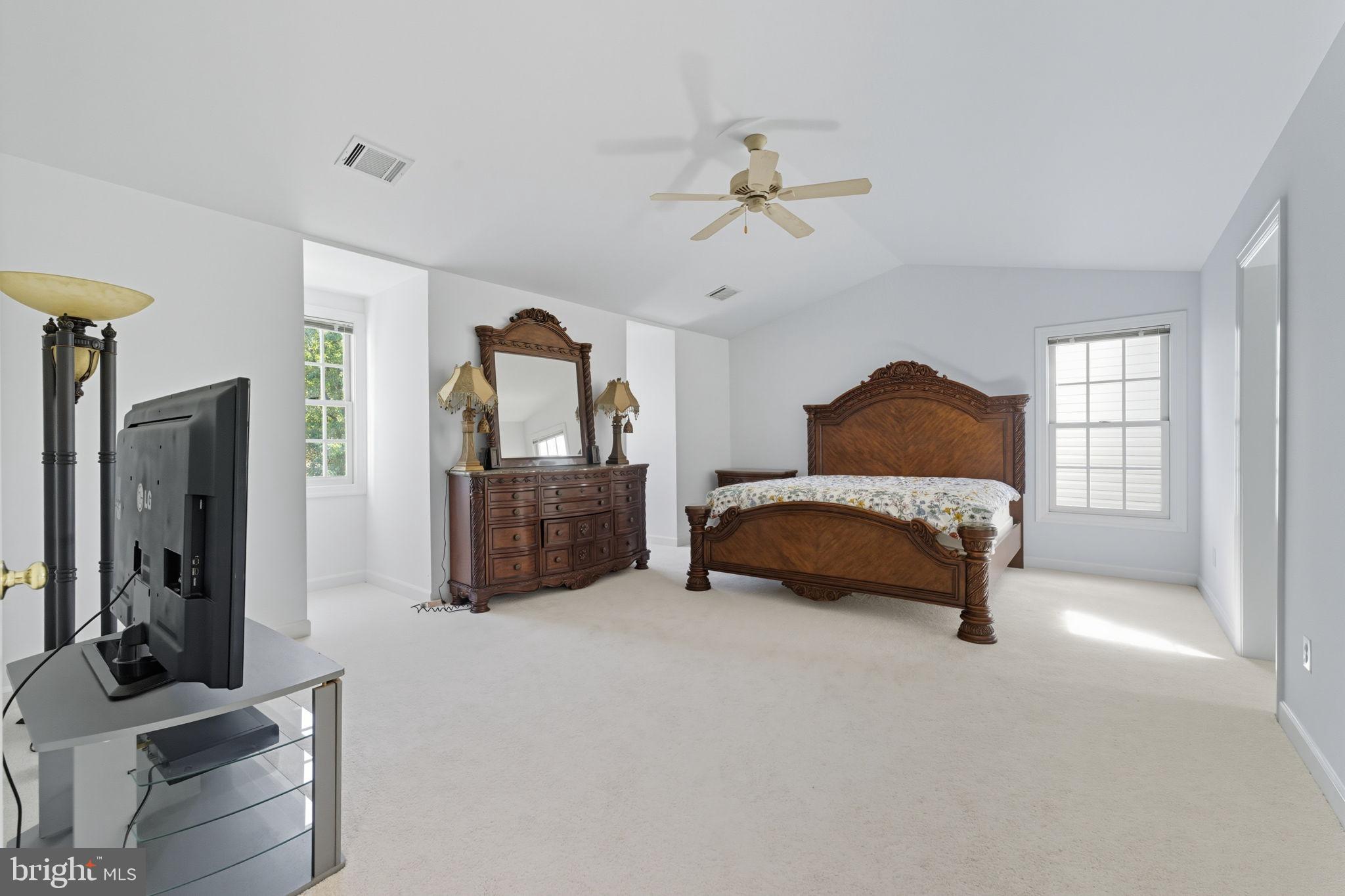 LOWES ISLAND - Residential