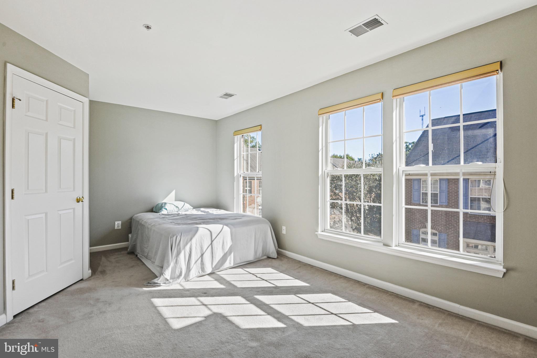 METRO PLACE AT DUNN LORING - Residential Lease