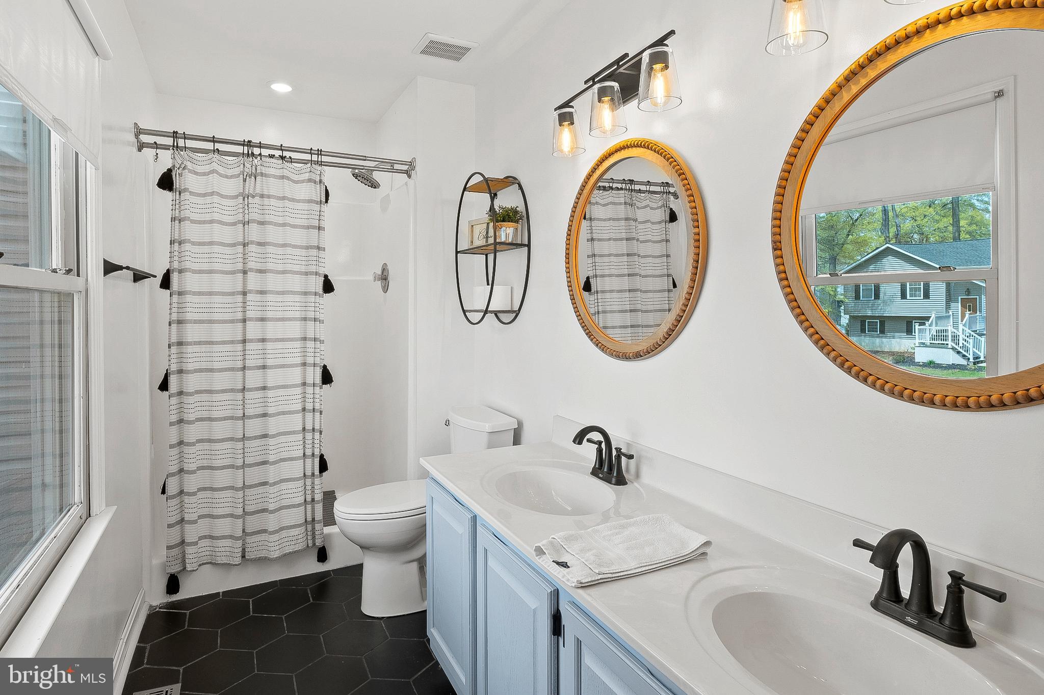 FRANKLIN MANOR BEACH - Residential