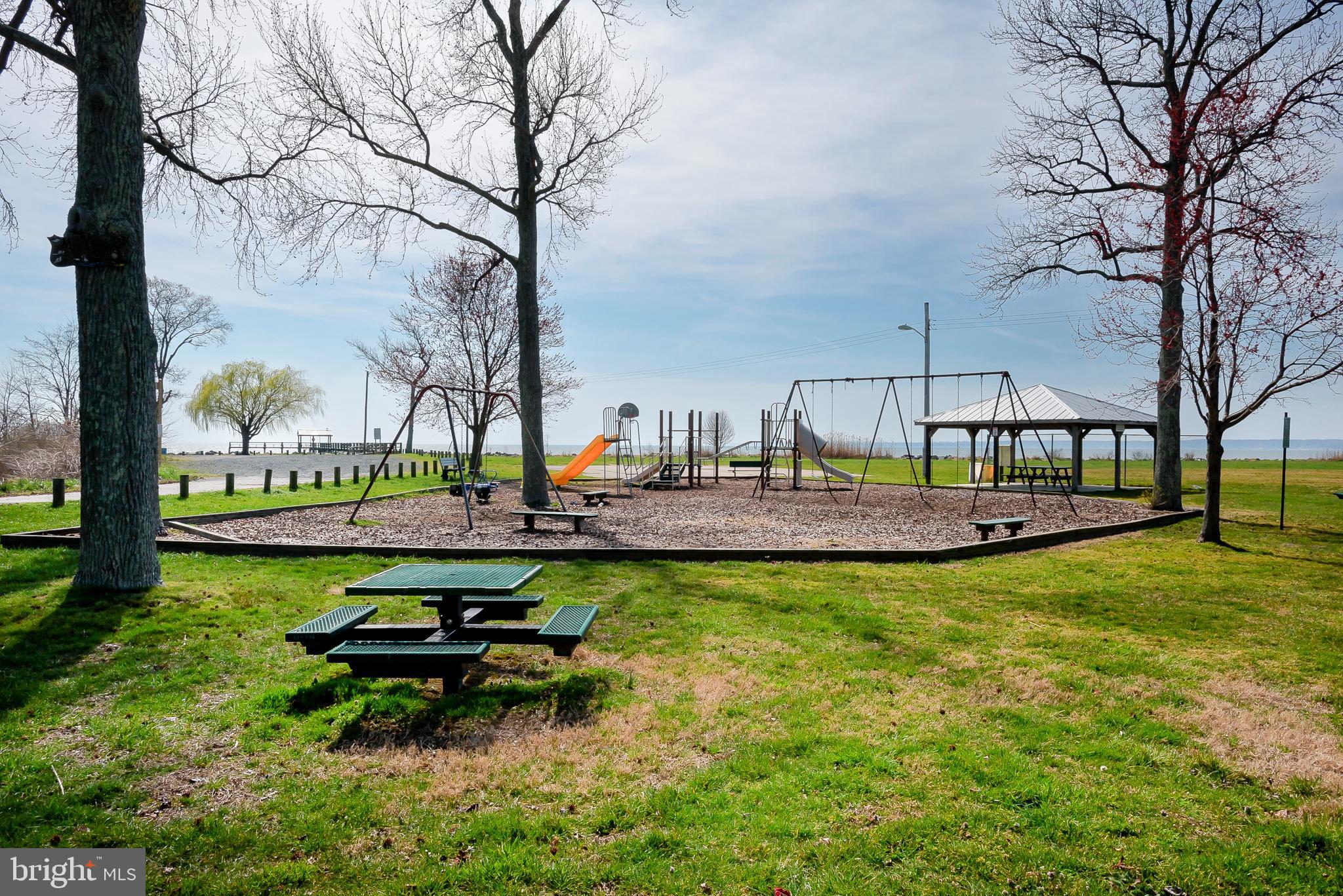 FRANKLIN MANOR BEACH - Residential