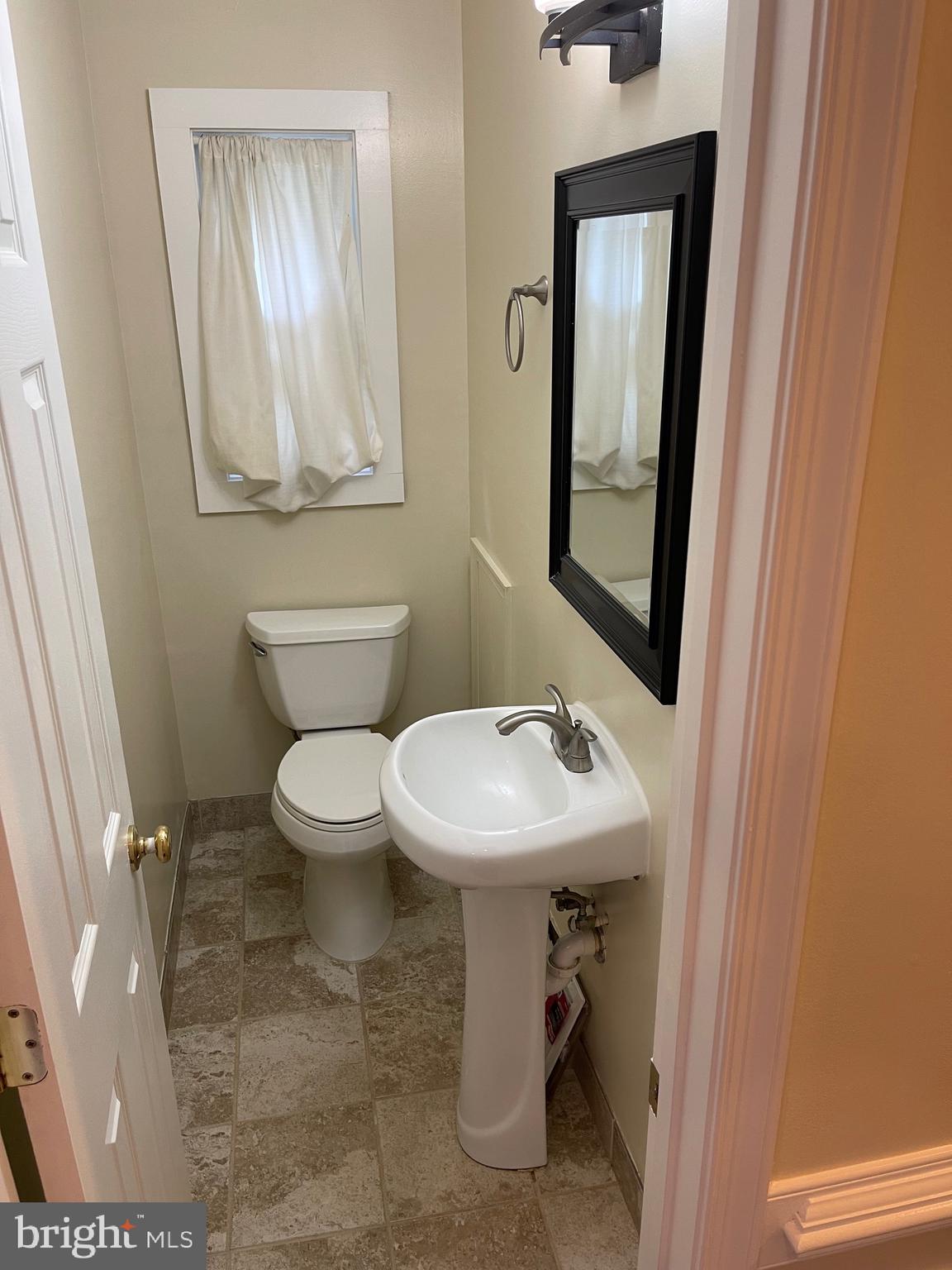 NORTH SPRINGFIELD - Residential Lease