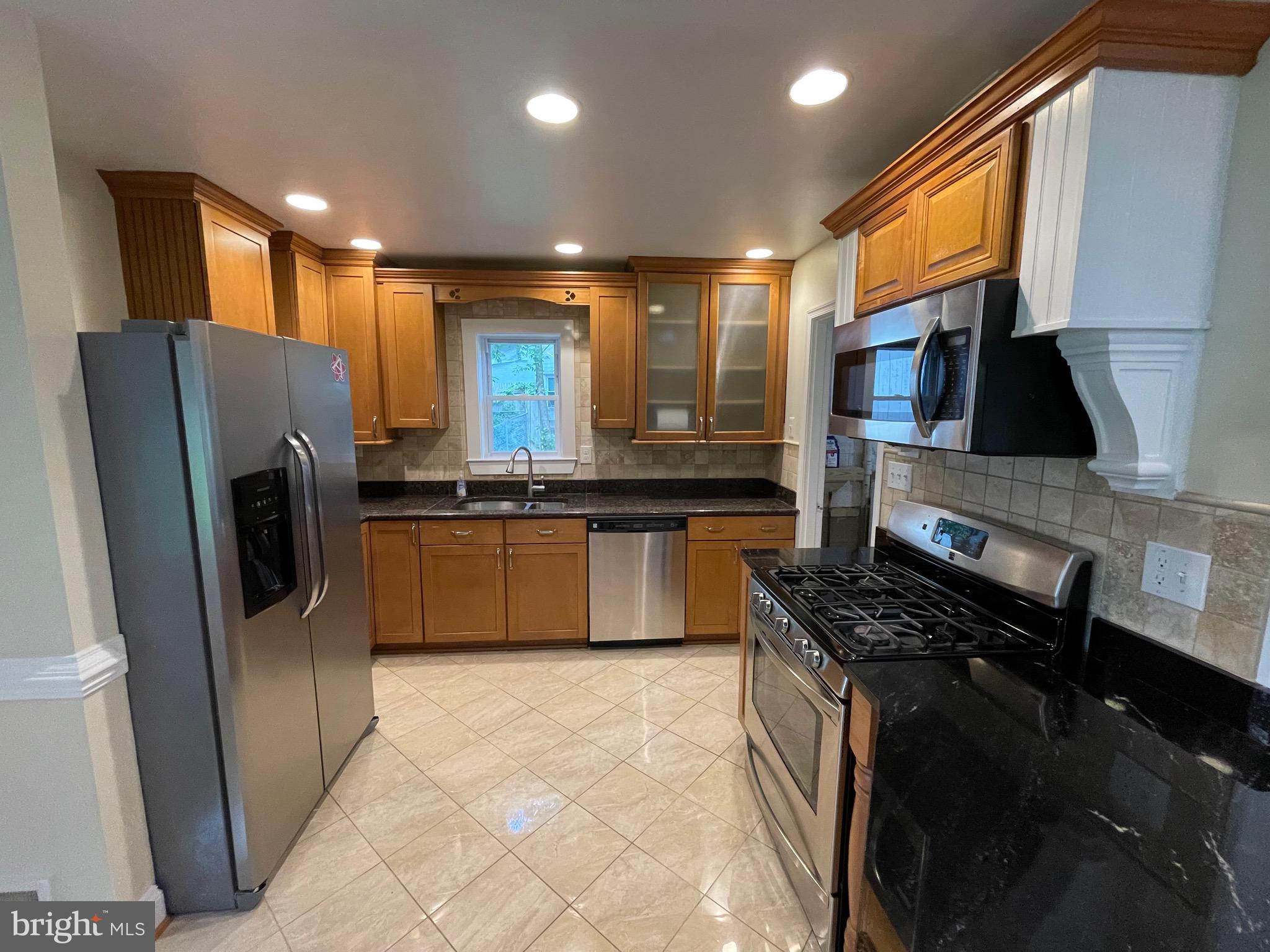 NORTH SPRINGFIELD - Residential Lease