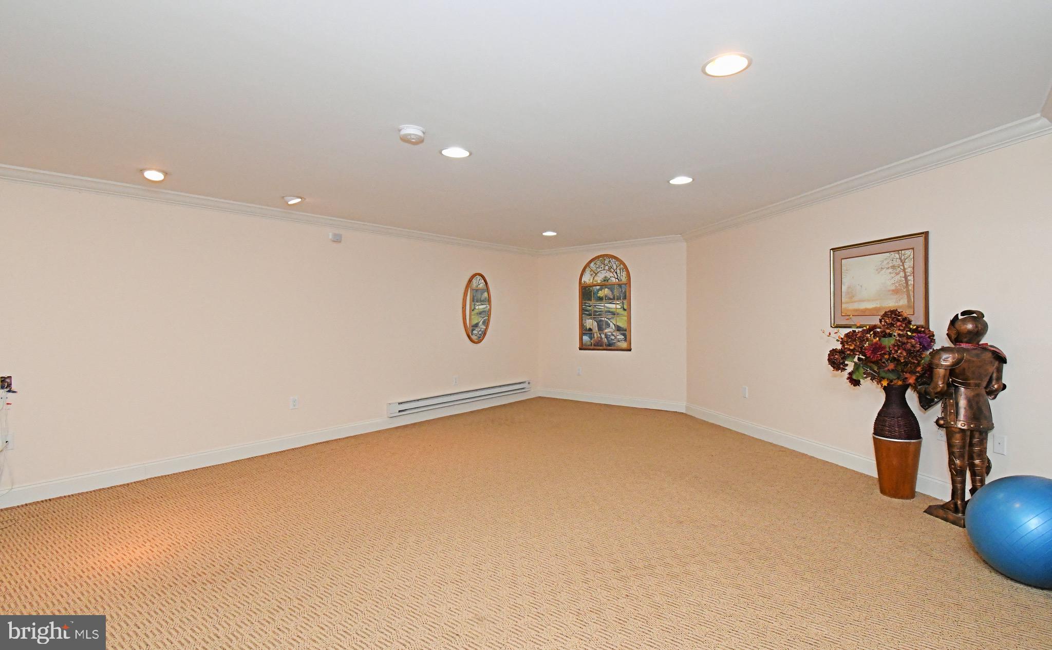 PINE CREST - Residential