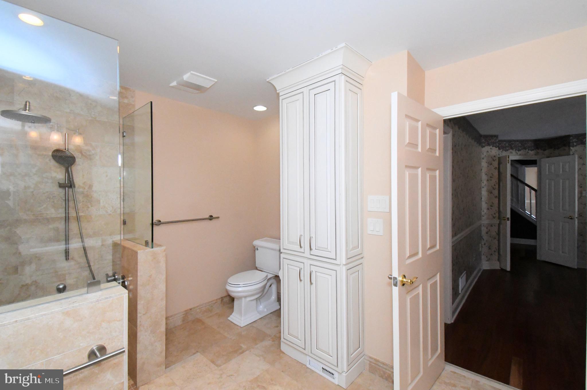 PINE CREST - Residential