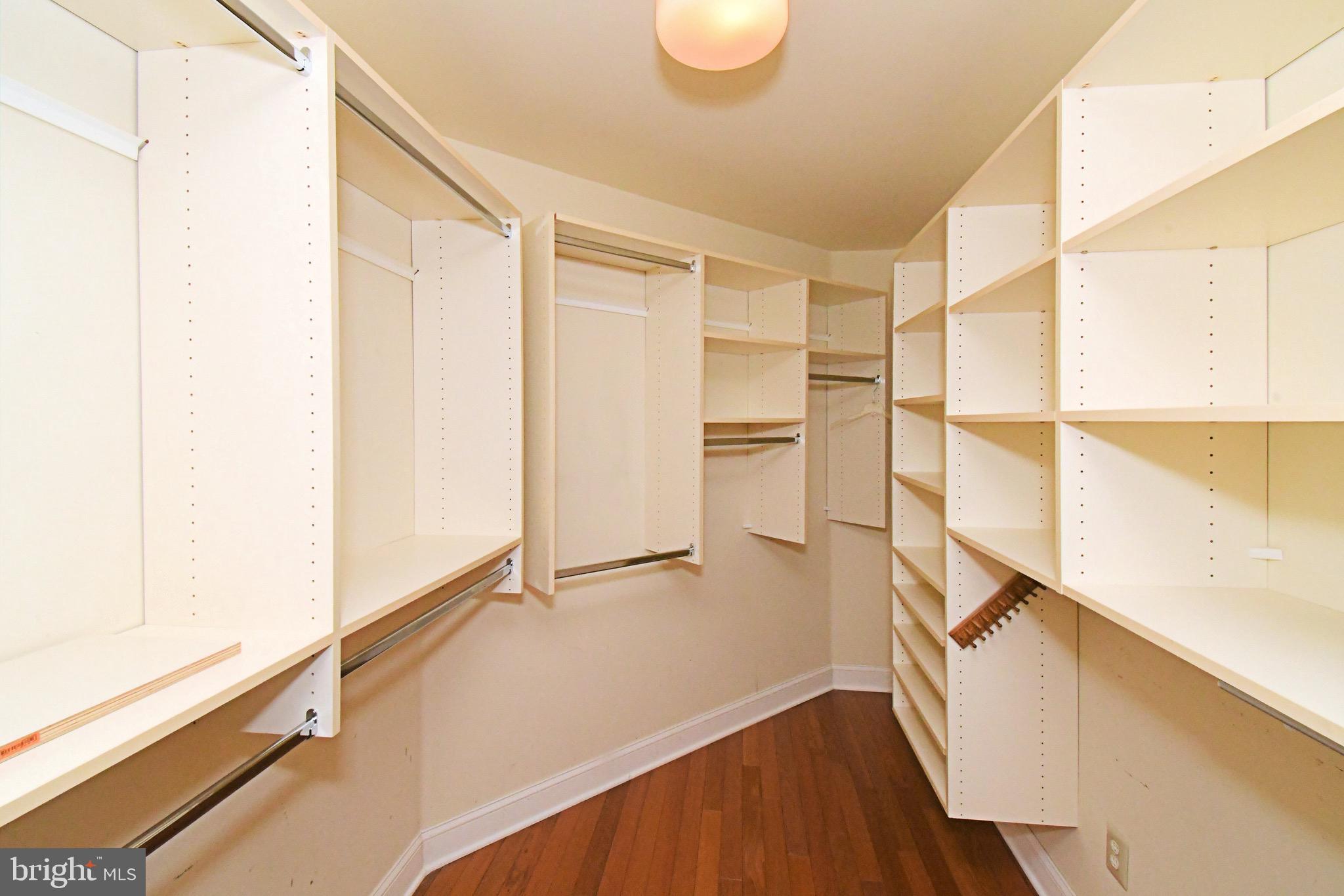 PINE CREST - Residential