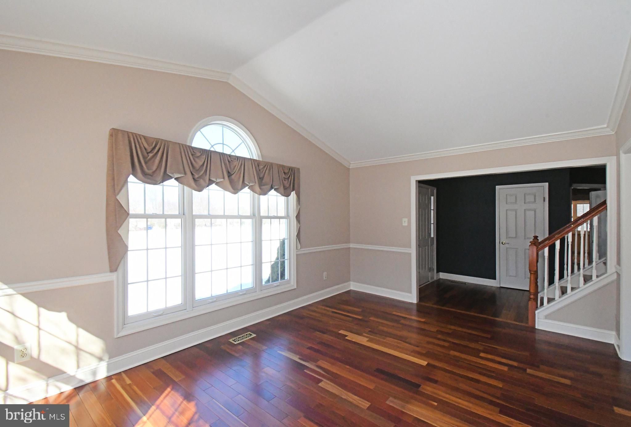 PINE CREST - Residential