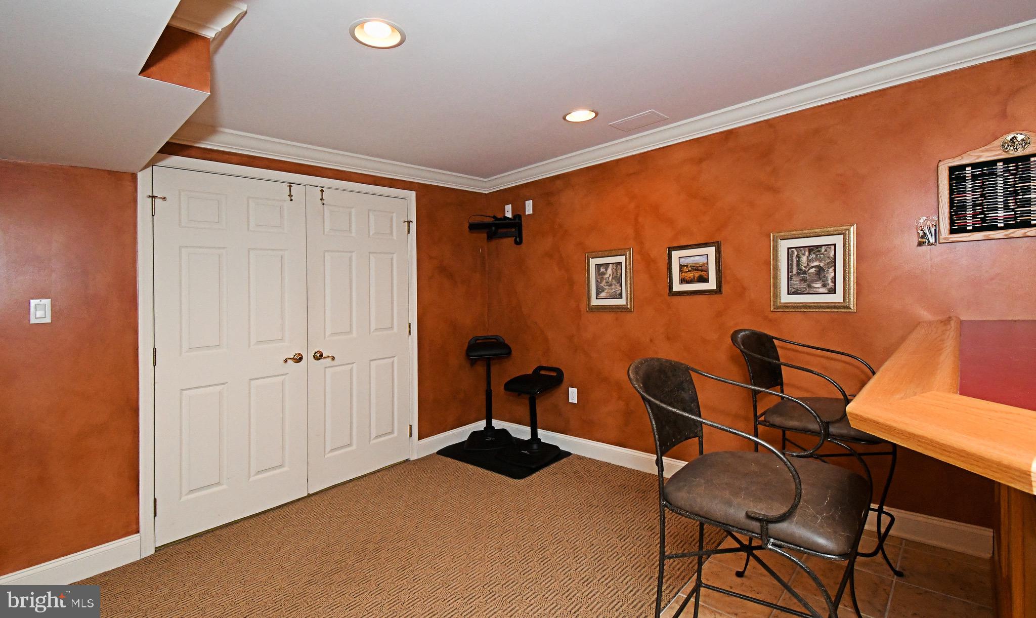 PINE CREST - Residential