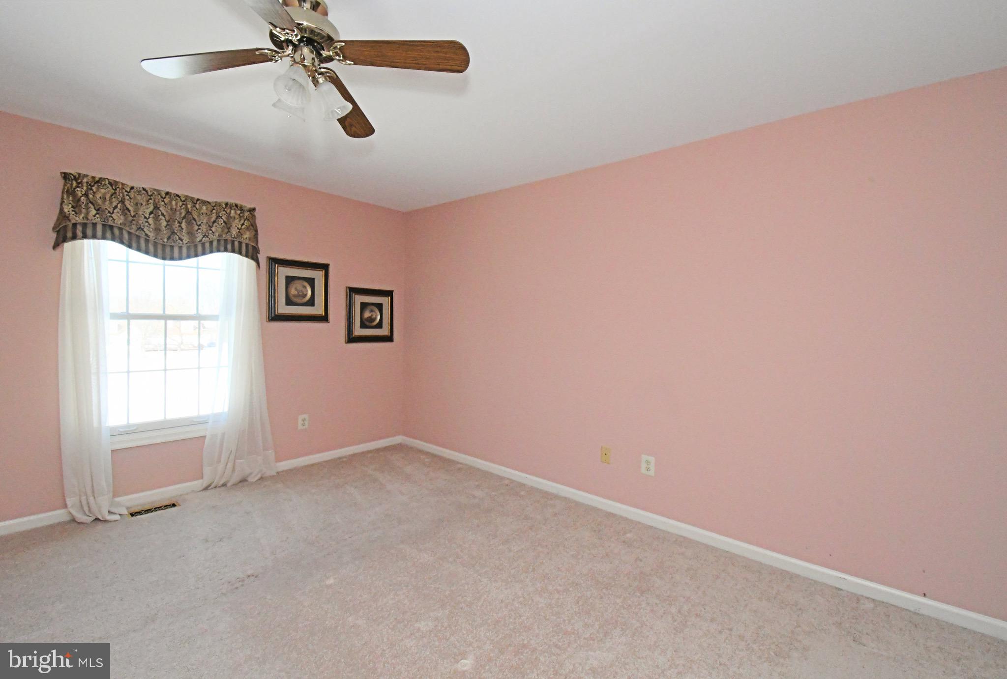 PINE CREST - Residential