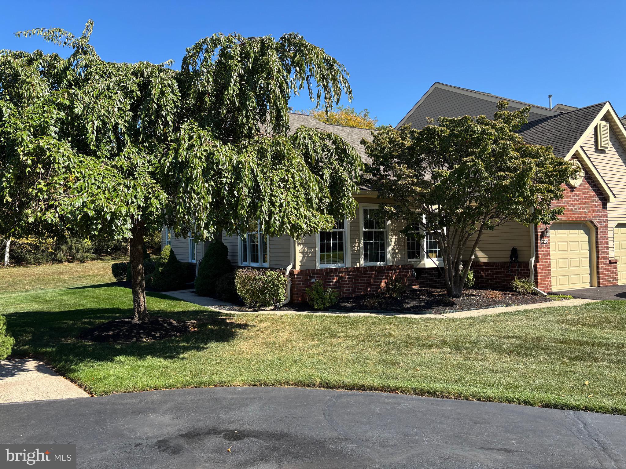 PINE CREST - Residential