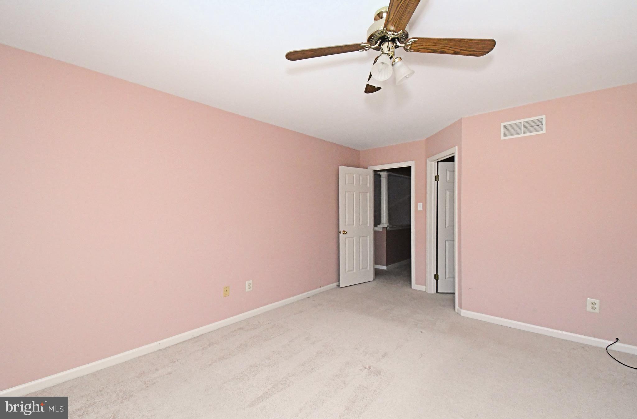 PINE CREST - Residential