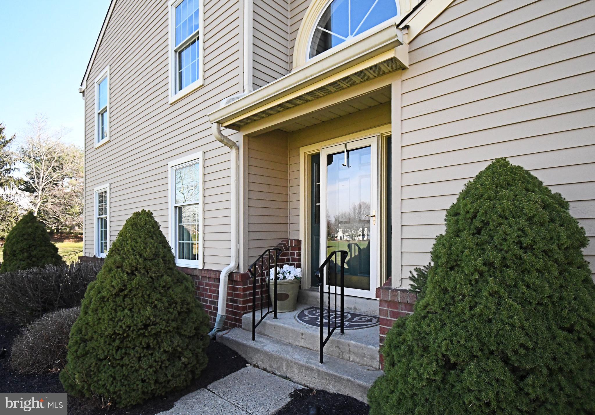 PINECREST - Residential