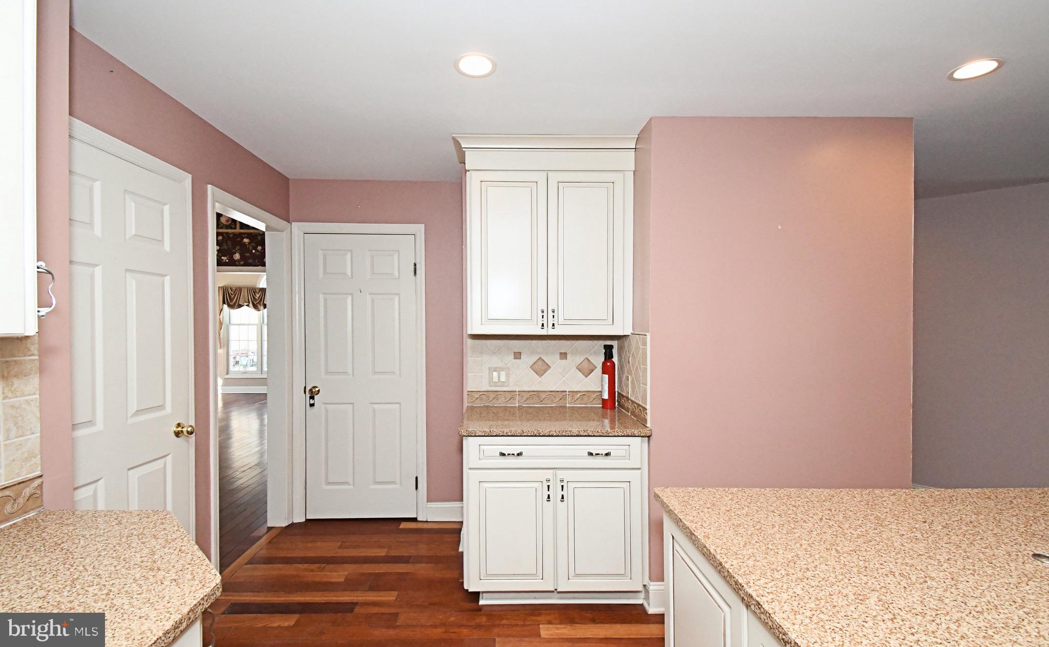 PINE CREST - Residential