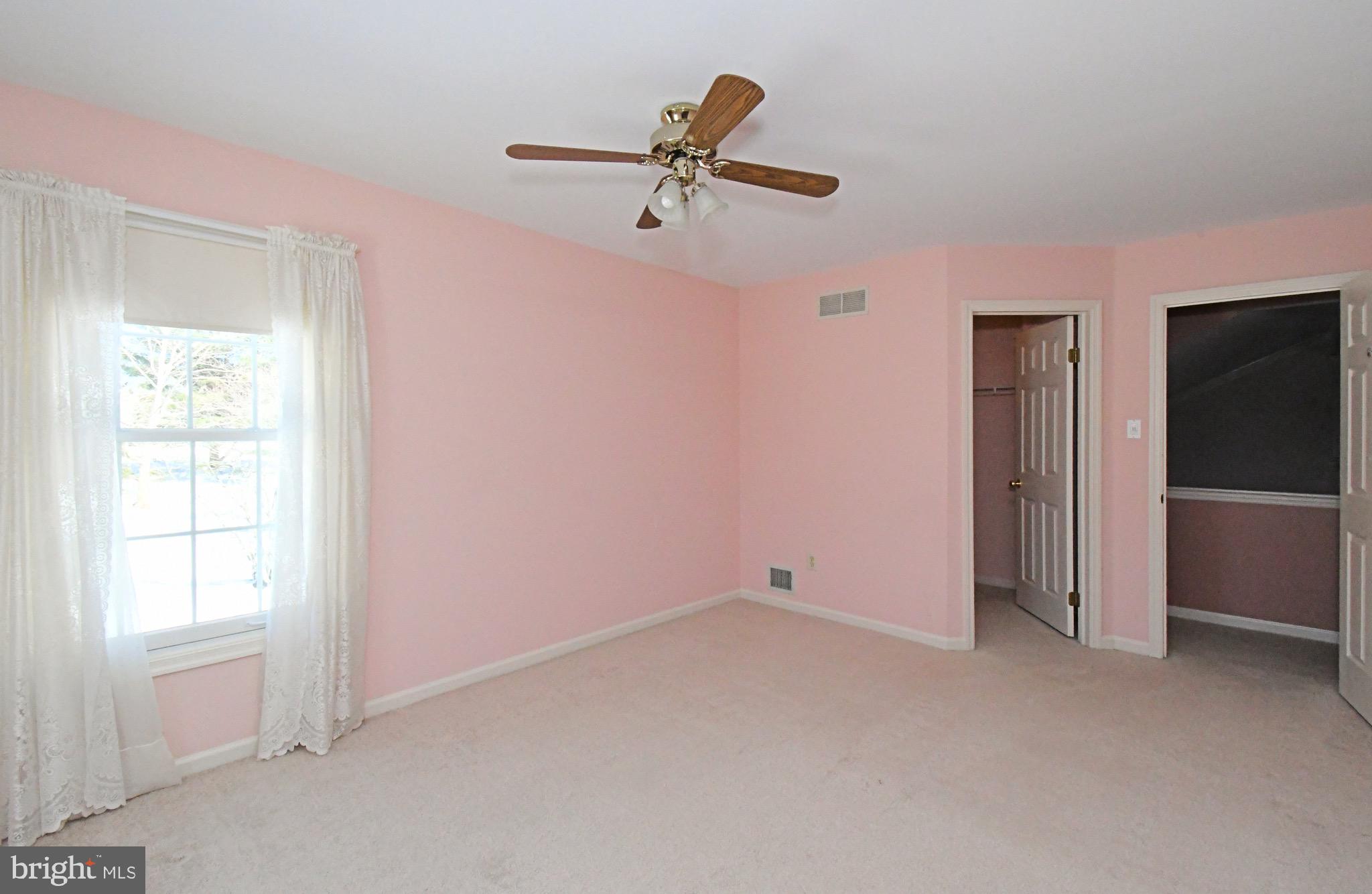 PINE CREST - Residential