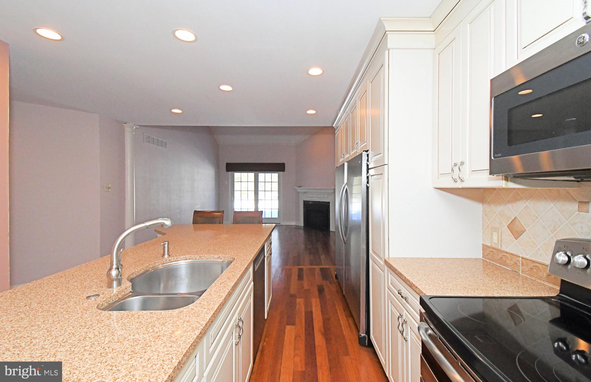 PINE CREST - Residential