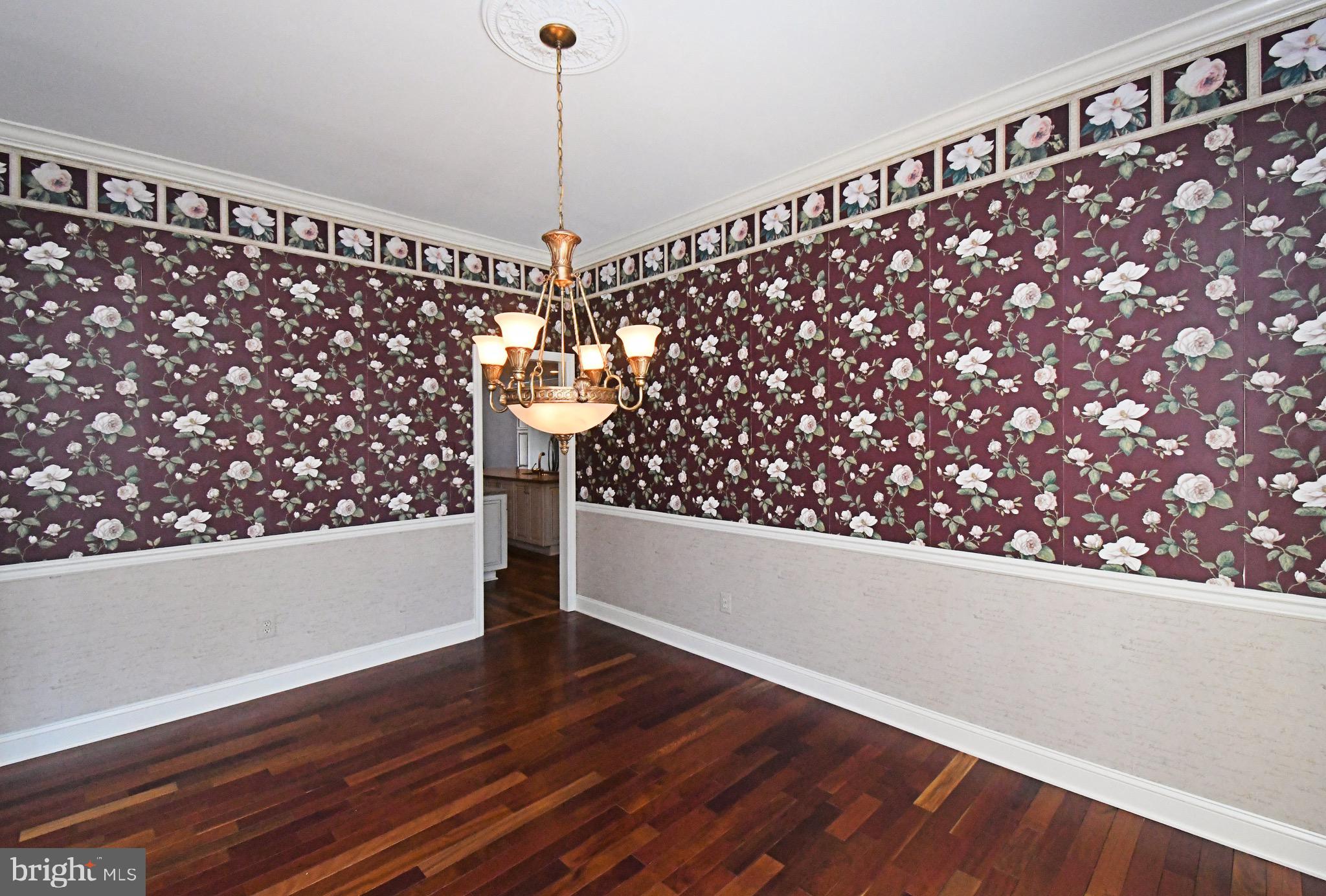 PINE CREST - Residential