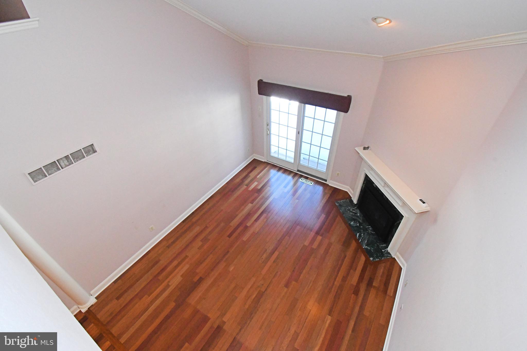 PINE CREST - Residential